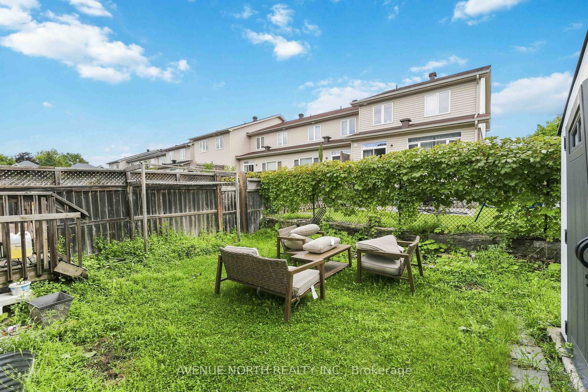 Photo 40 of 216 Cityview Crescent, Ottawa, Springridge/East Village — HOMEH