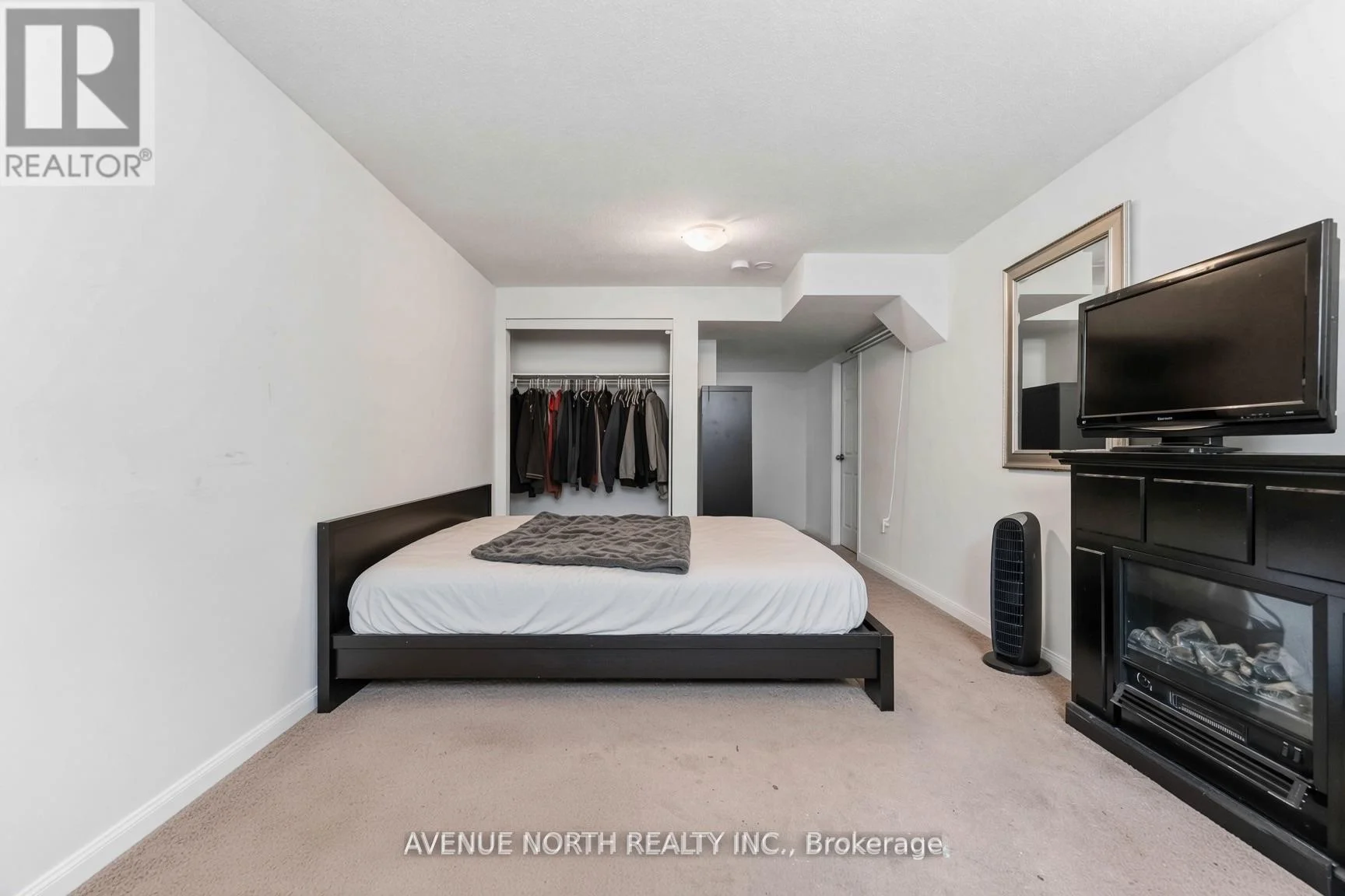 Photo 37 of 216 Cityview Crescent, Ottawa, Springridge/East Village — HOMEH