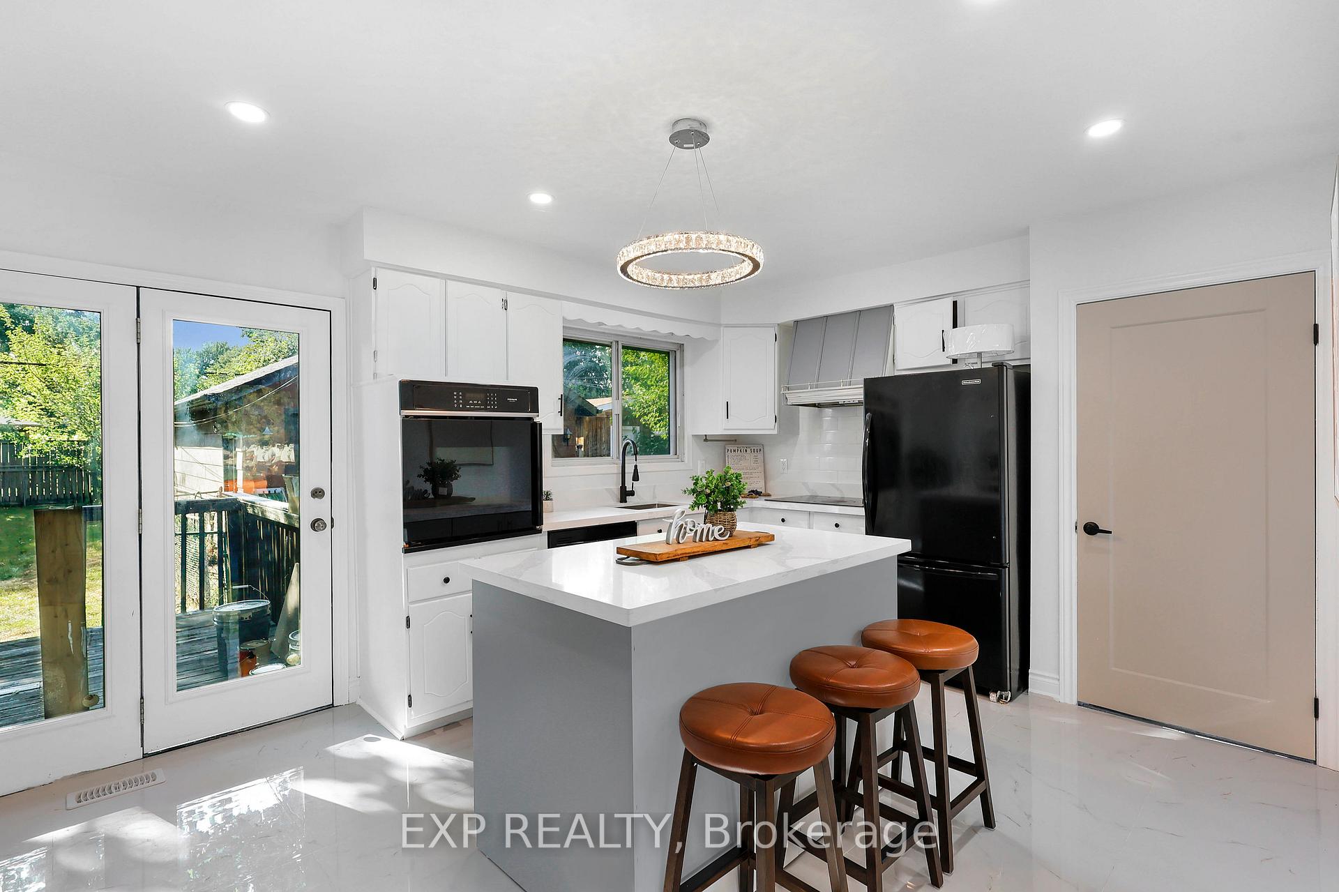 Photo 6 of Unit UPPER, 1235 Michael Street, London, East D — HOMEH