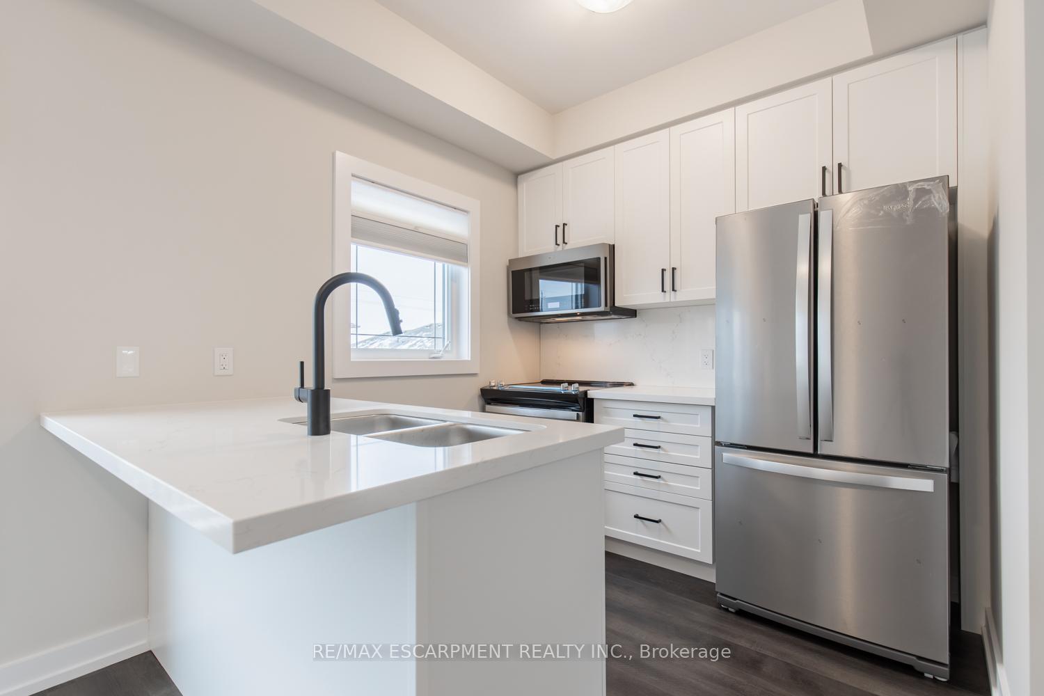 Photo 7 of Unit 47, 19 Picardy Drive, Hamilton, Stoney Creek Mountain — HOMEH