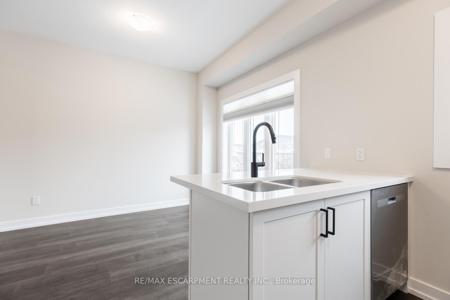 Photo 11 of Unit 47, 19 Picardy Drive, Hamilton, Stoney Creek Mountain — HOMEH