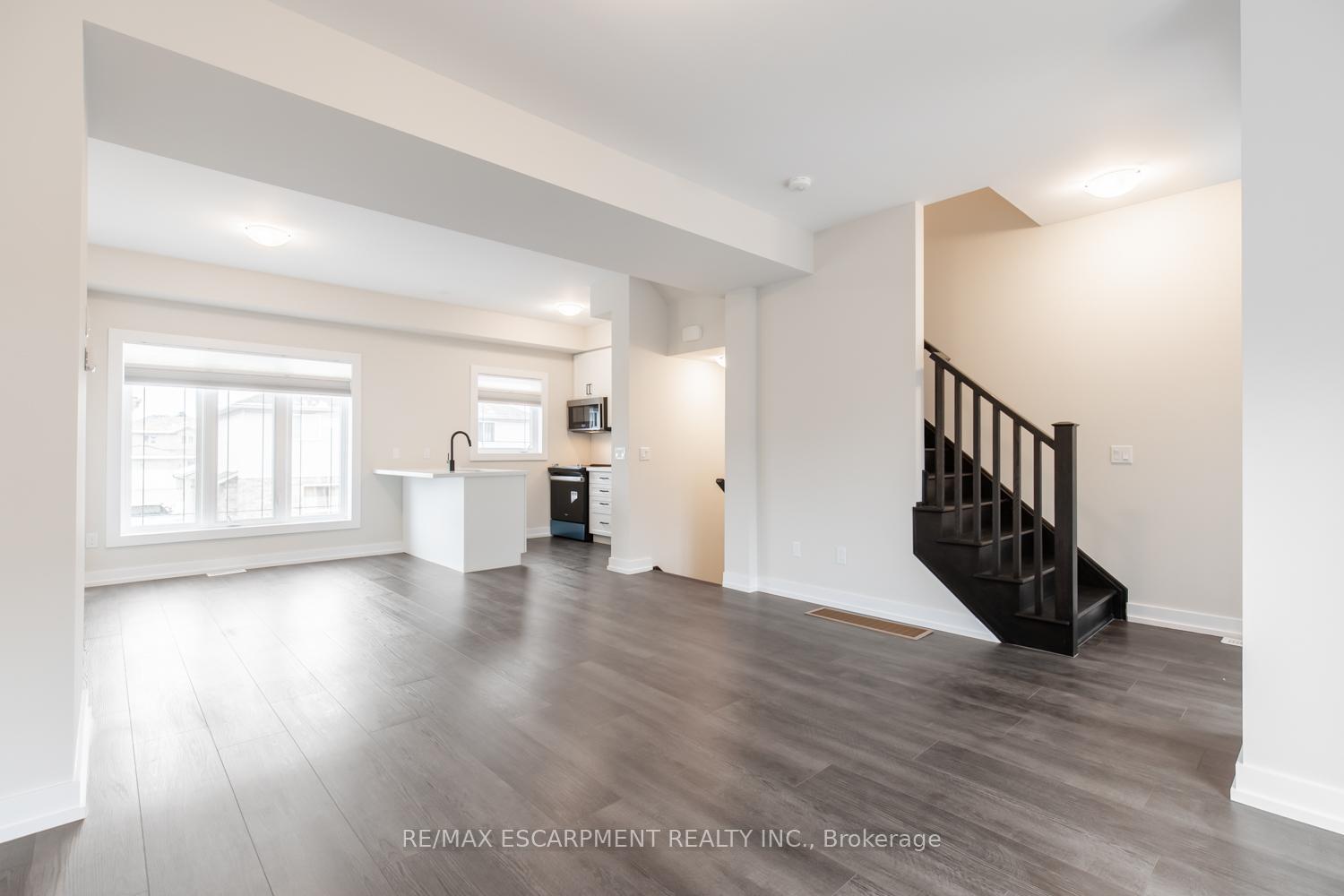 Photo 16 of Unit 47, 19 Picardy Drive, Hamilton, Stoney Creek Mountain — HOMEH