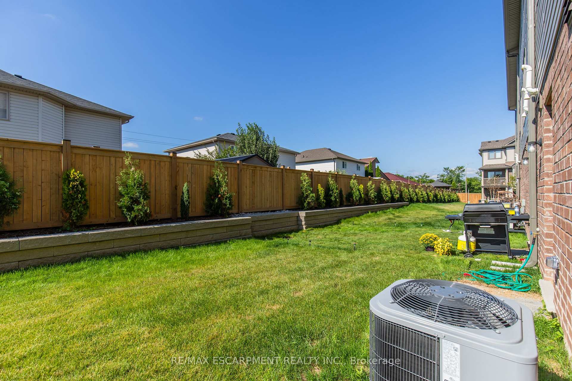 Photo 34 of Unit 47, 19 Picardy Drive, Hamilton, Stoney Creek Mountain — HOMEH