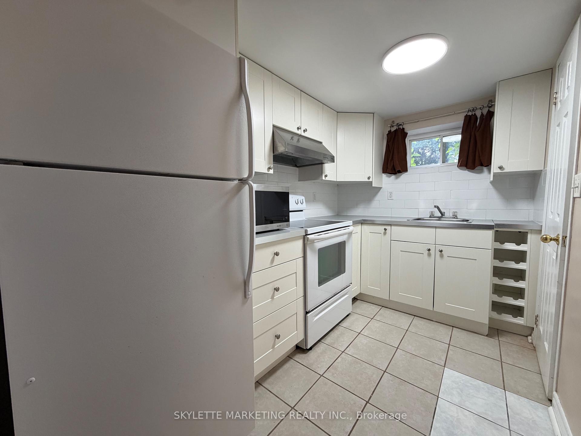 Photo 9 of Unit Lower, 229 Zelda Crescent, Richmond Hill, Crosby — HOMEH