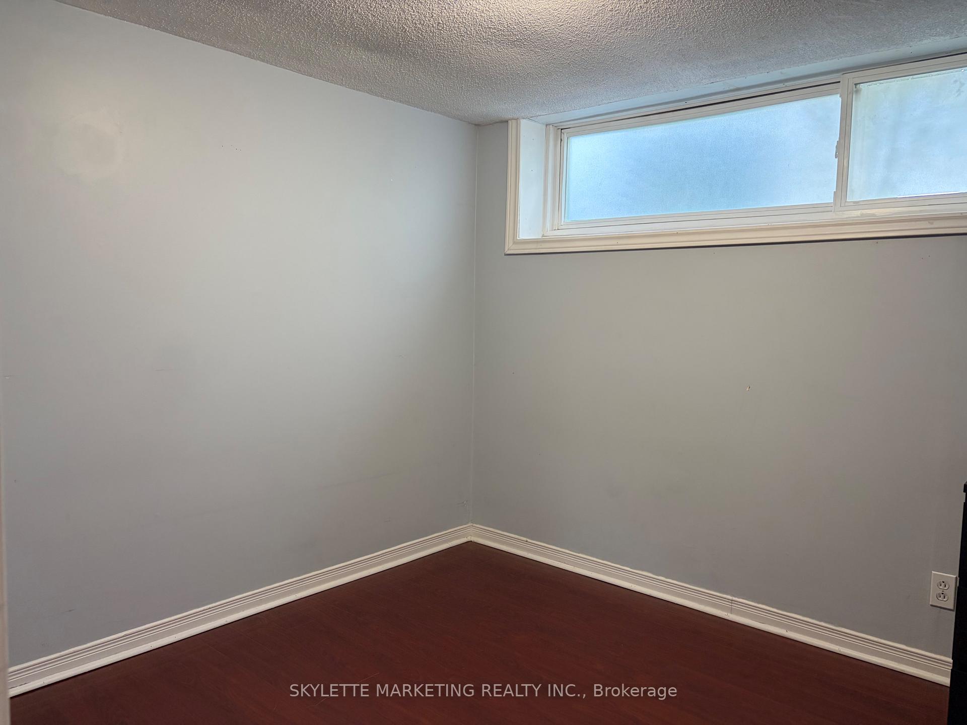 Photo 12 of Unit Lower, 229 Zelda Crescent, Richmond Hill, Crosby — HOMEH