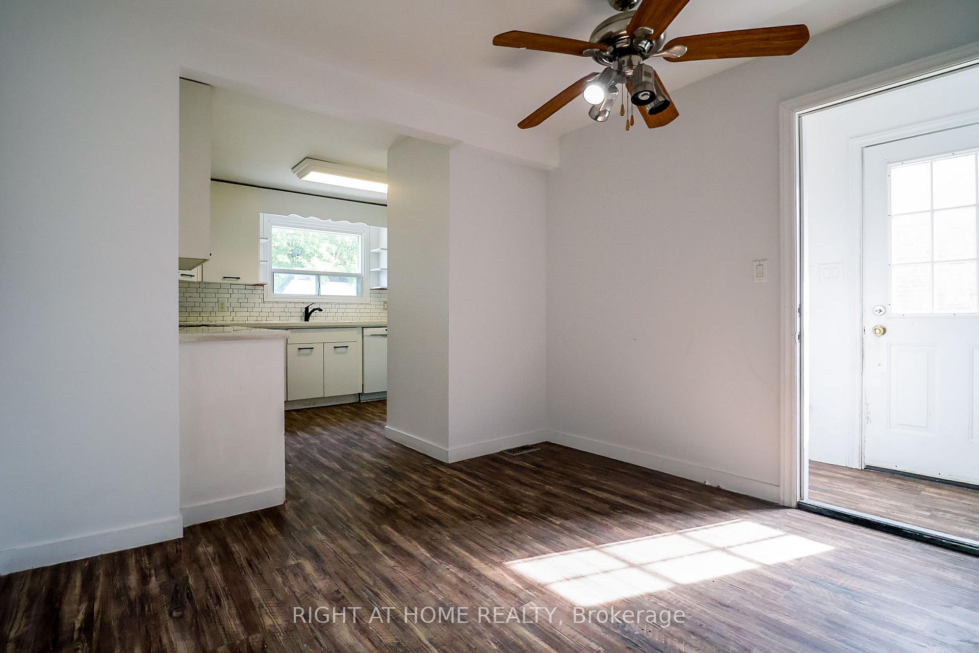 Photo 10 of 1327 Commerce Street, Pickering, Bay Ridges — HOMEH