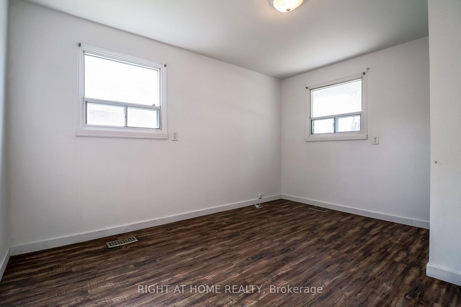 Photo 14 of 1327 Commerce Street, Pickering, Bay Ridges — HOMEH