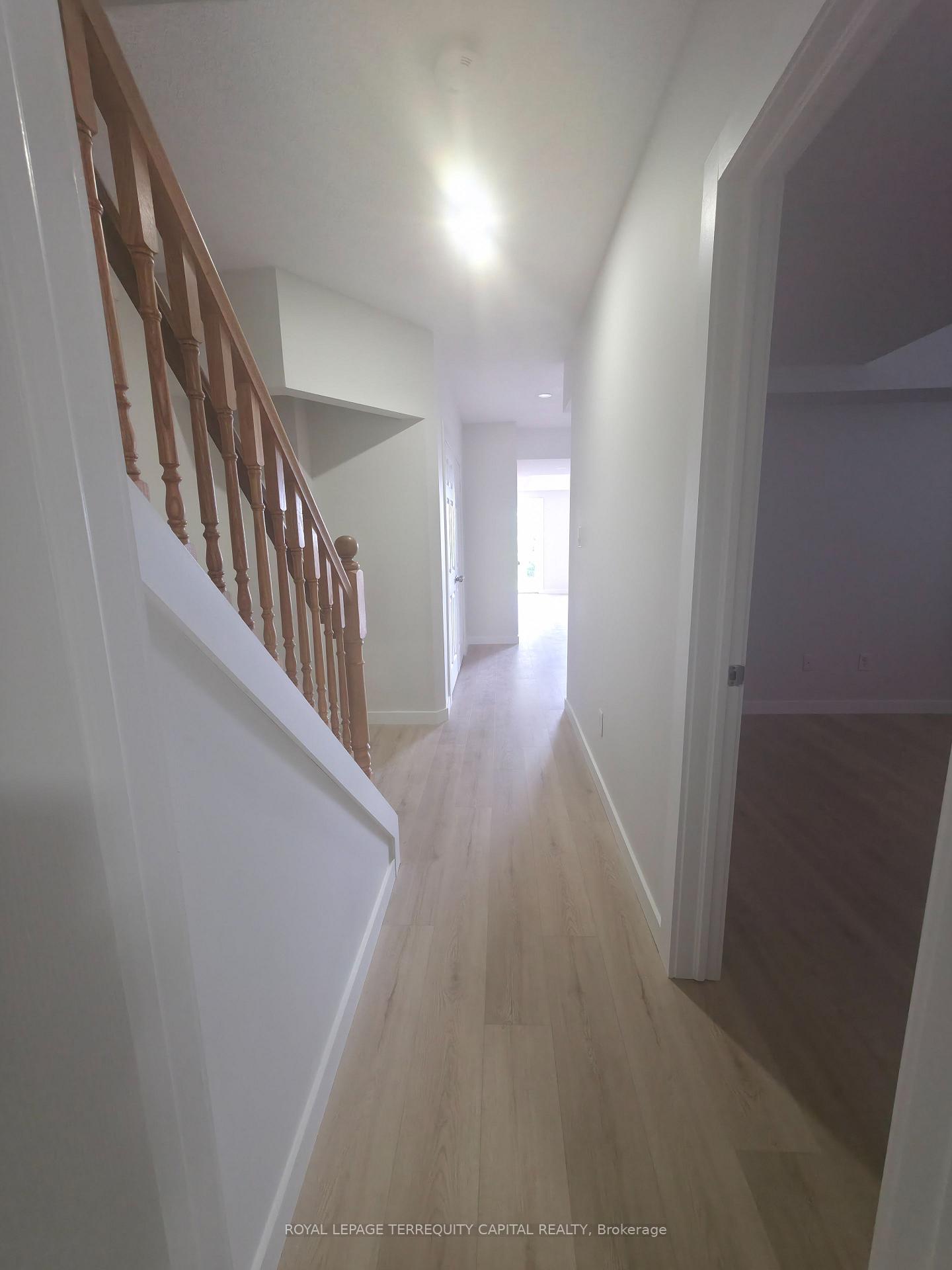 Photo 3 of Unit B, 349 Edgehill Drive, Barrie, Edgehill Drive — HOMEH