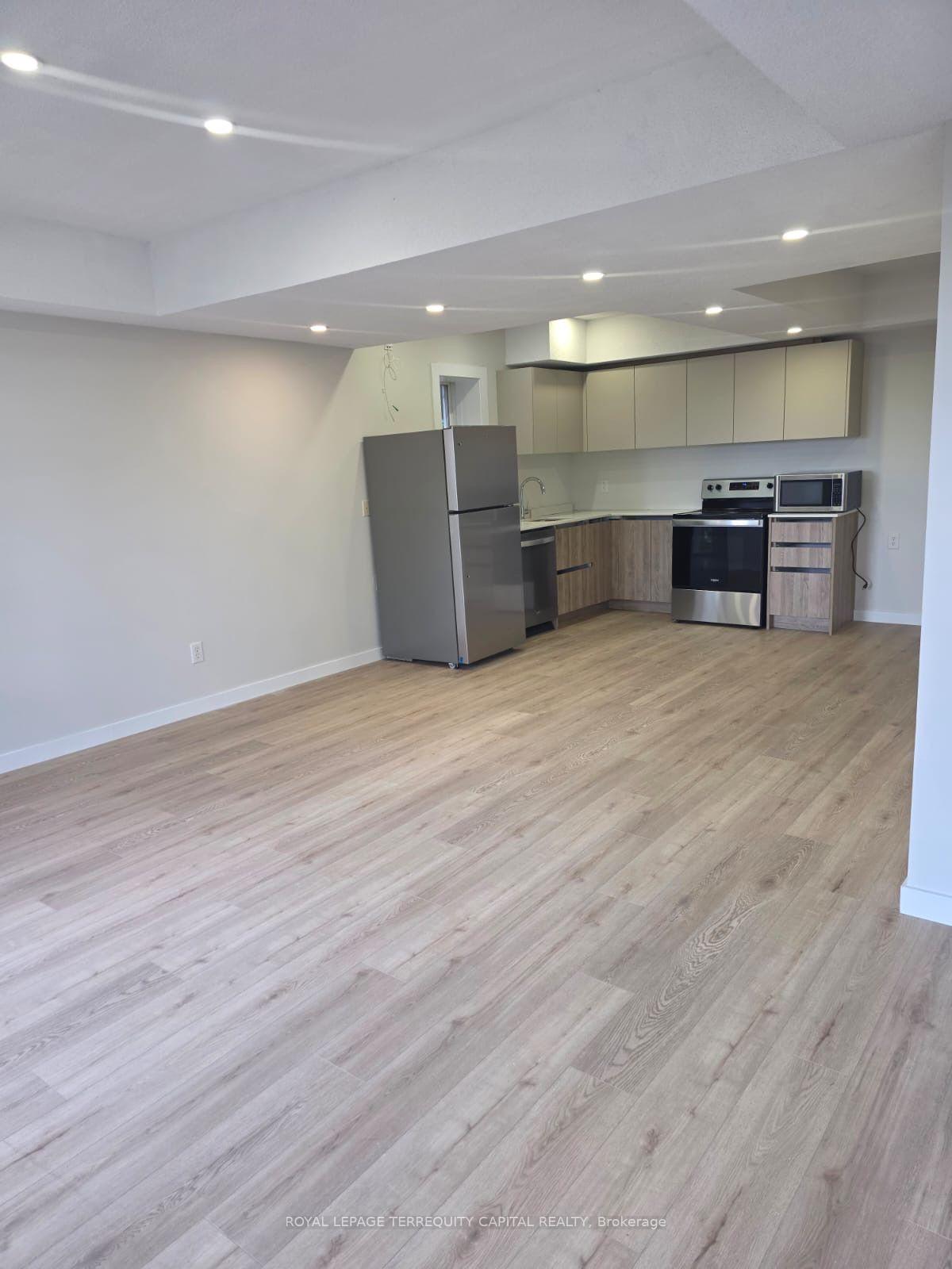 Photo 7 of Unit B, 349 Edgehill Drive, Barrie, Edgehill Drive — HOMEH