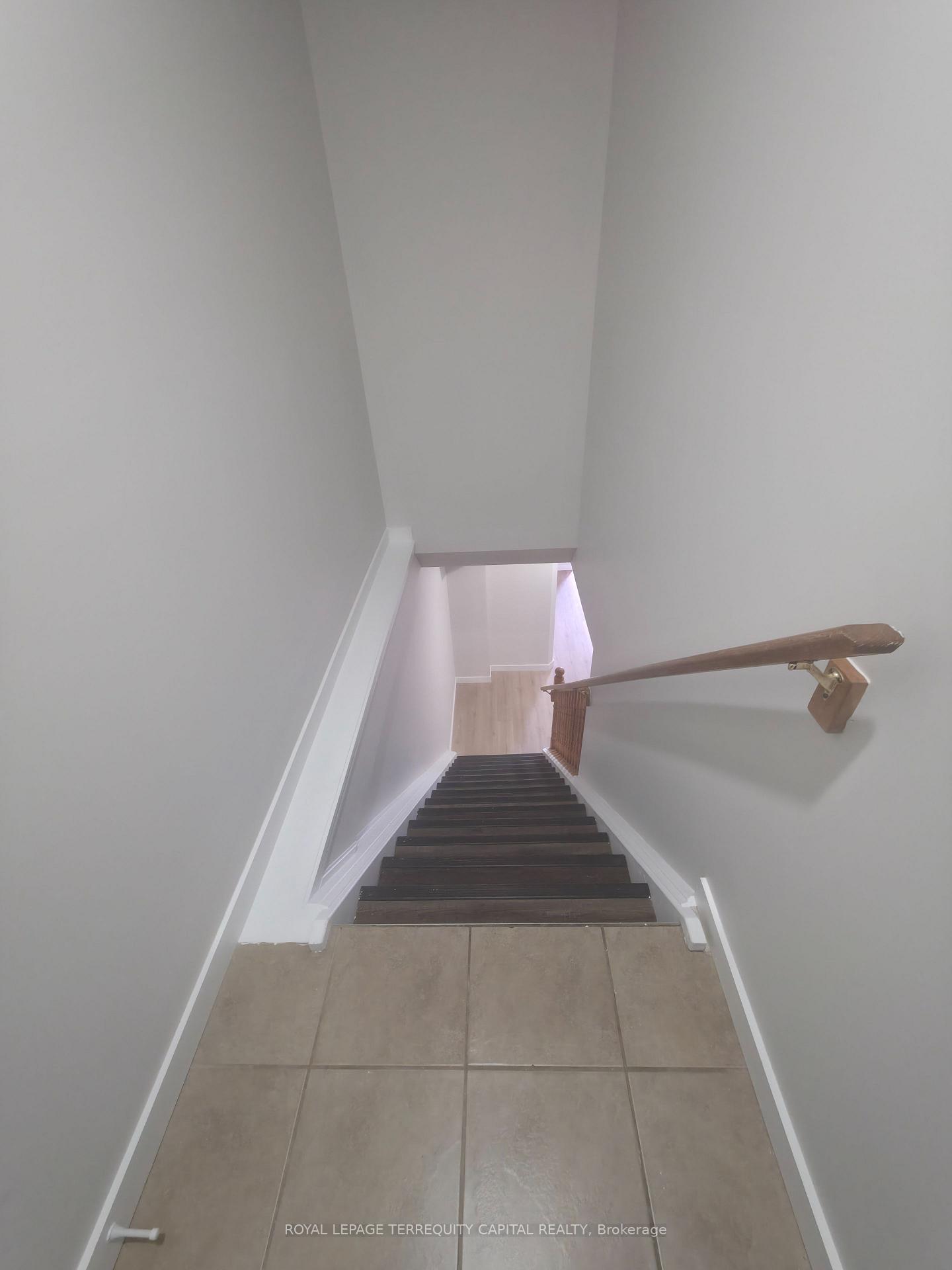 Photo 11 of Unit B, 349 Edgehill Drive, Barrie, Edgehill Drive — HOMEH