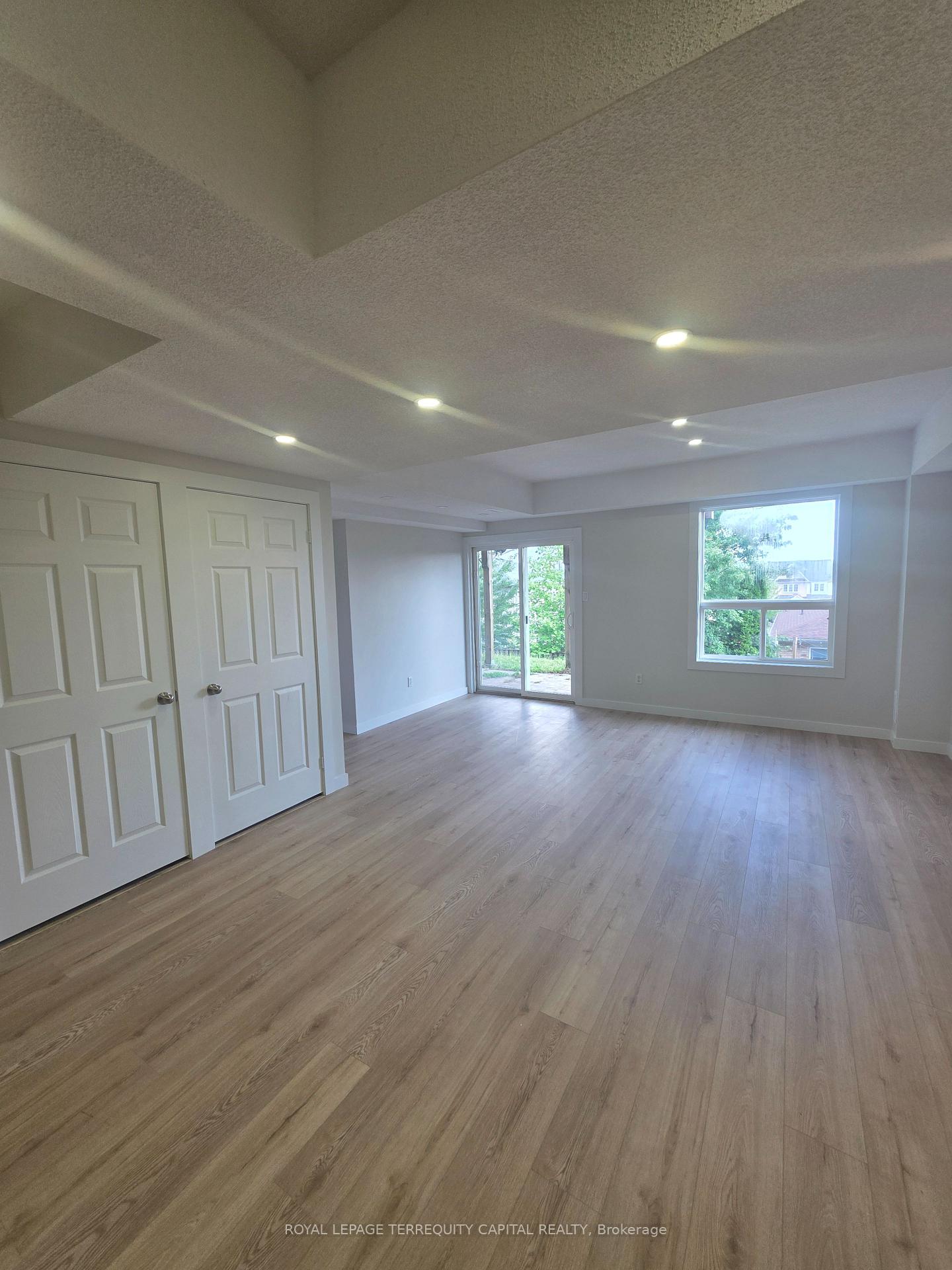 Photo 15 of Unit B, 349 Edgehill Drive, Barrie, Edgehill Drive — HOMEH