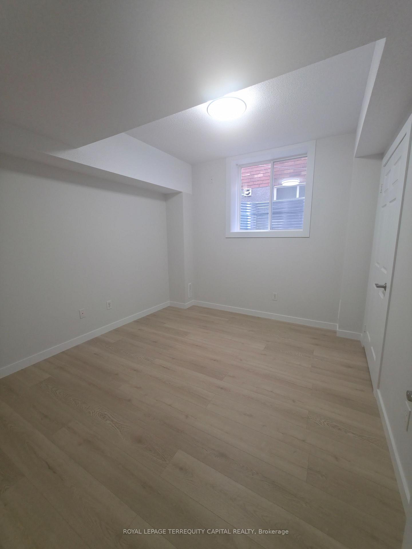 Photo 19 of Unit B, 349 Edgehill Drive, Barrie, Edgehill Drive — HOMEH