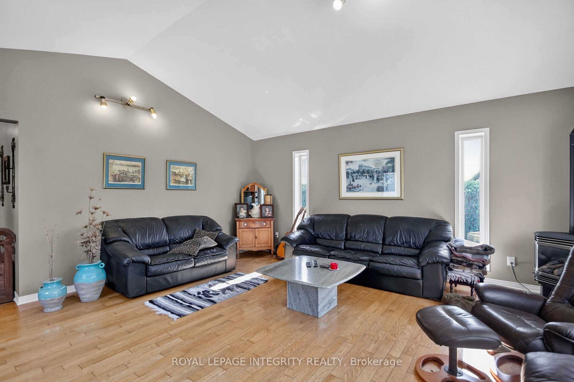 Photo 19 of 2913 Danbury Way, Ottawa, North Gower — HOMEH