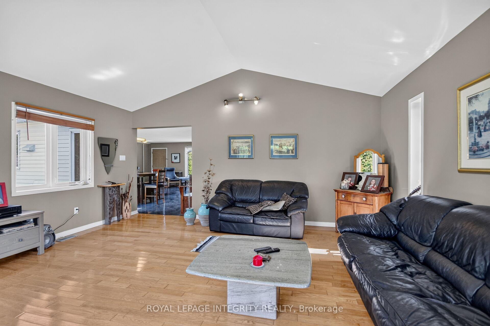 Photo 21 of 2913 Danbury Way, Ottawa, North Gower — HOMEH