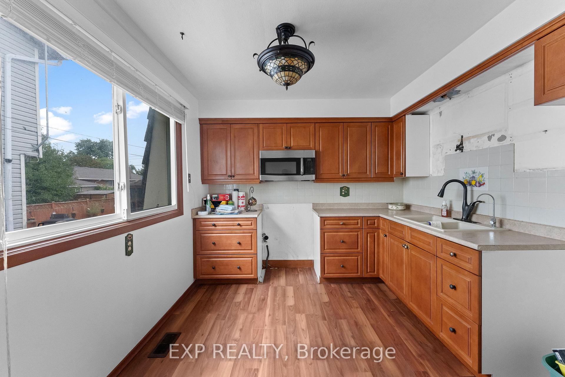 Photo 10 of 23 Classic Avenue, Welland, Lincoln/Crowland — HOMEH