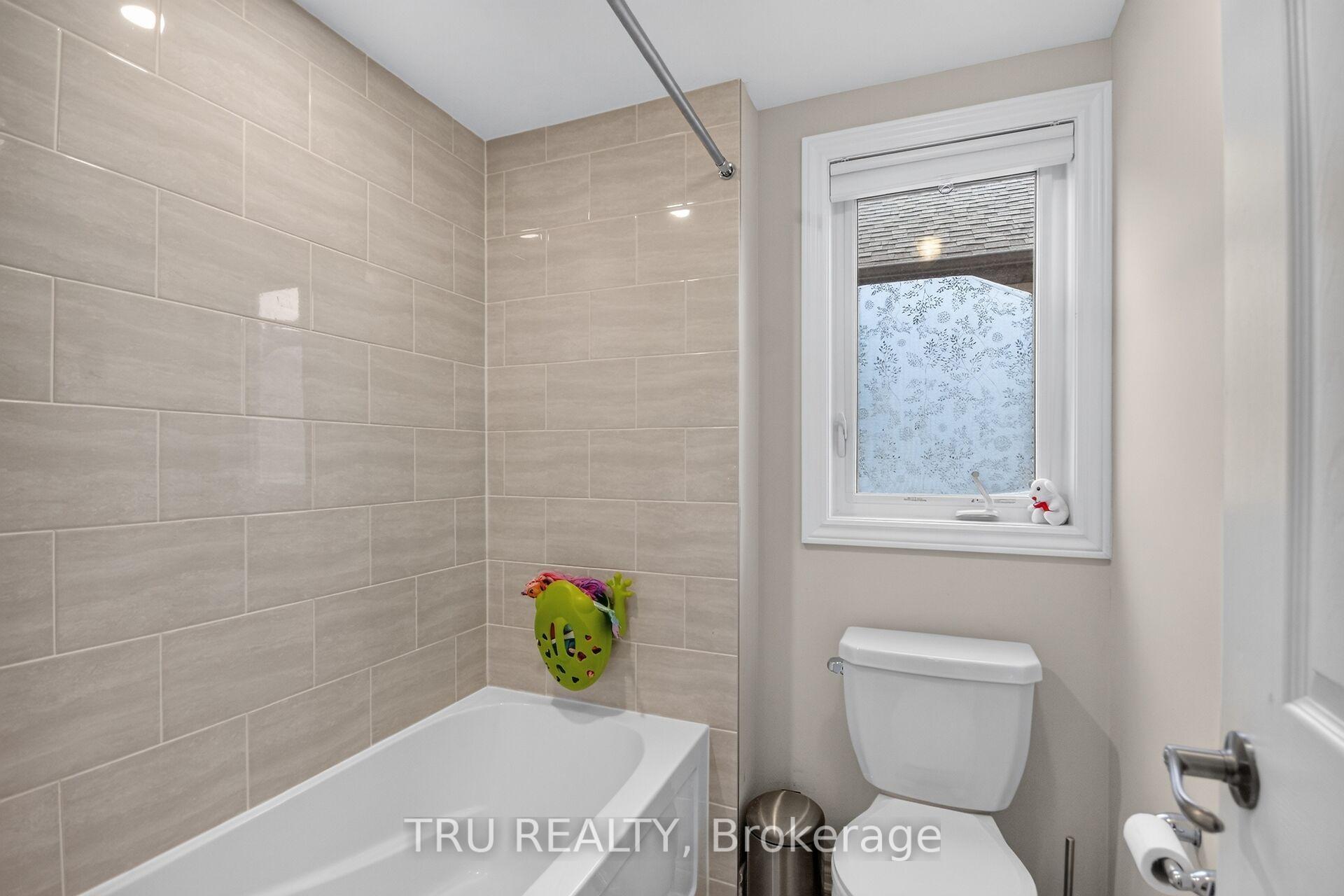 Photo 37 of 641 Parade Drive, Ottawa, Stittsville (South) — HOMEH