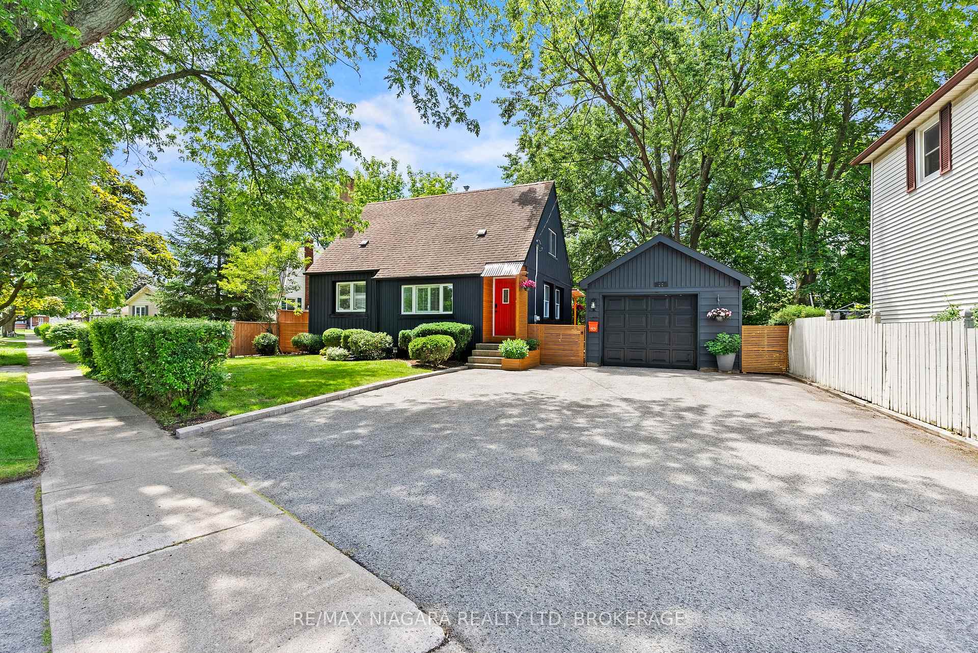 Photo 2 of 83 Devon Road, St. Catharines, Vine/Linwell — HOMEH