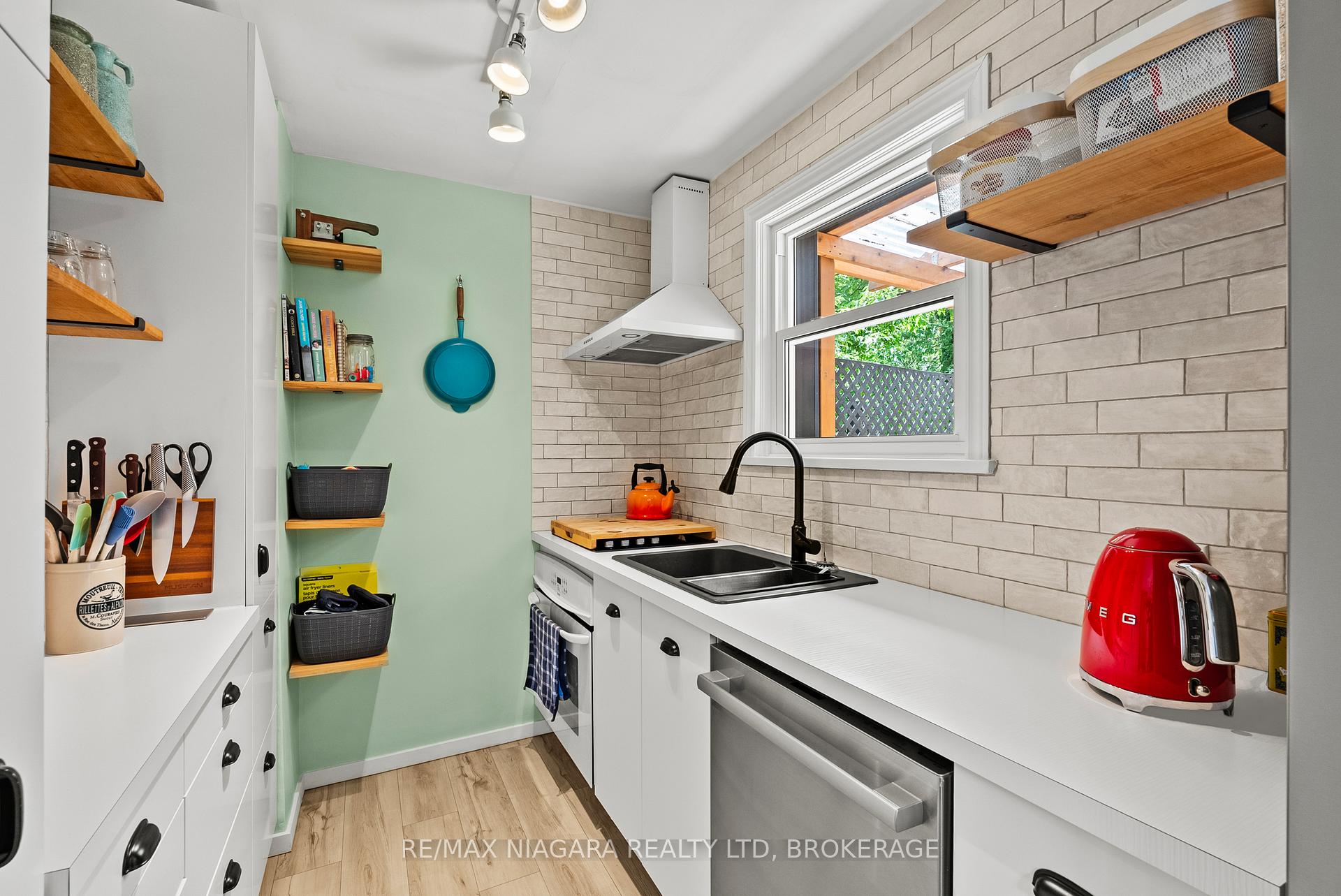 Photo 22 of 83 Devon Road, St. Catharines, Vine/Linwell — HOMEH