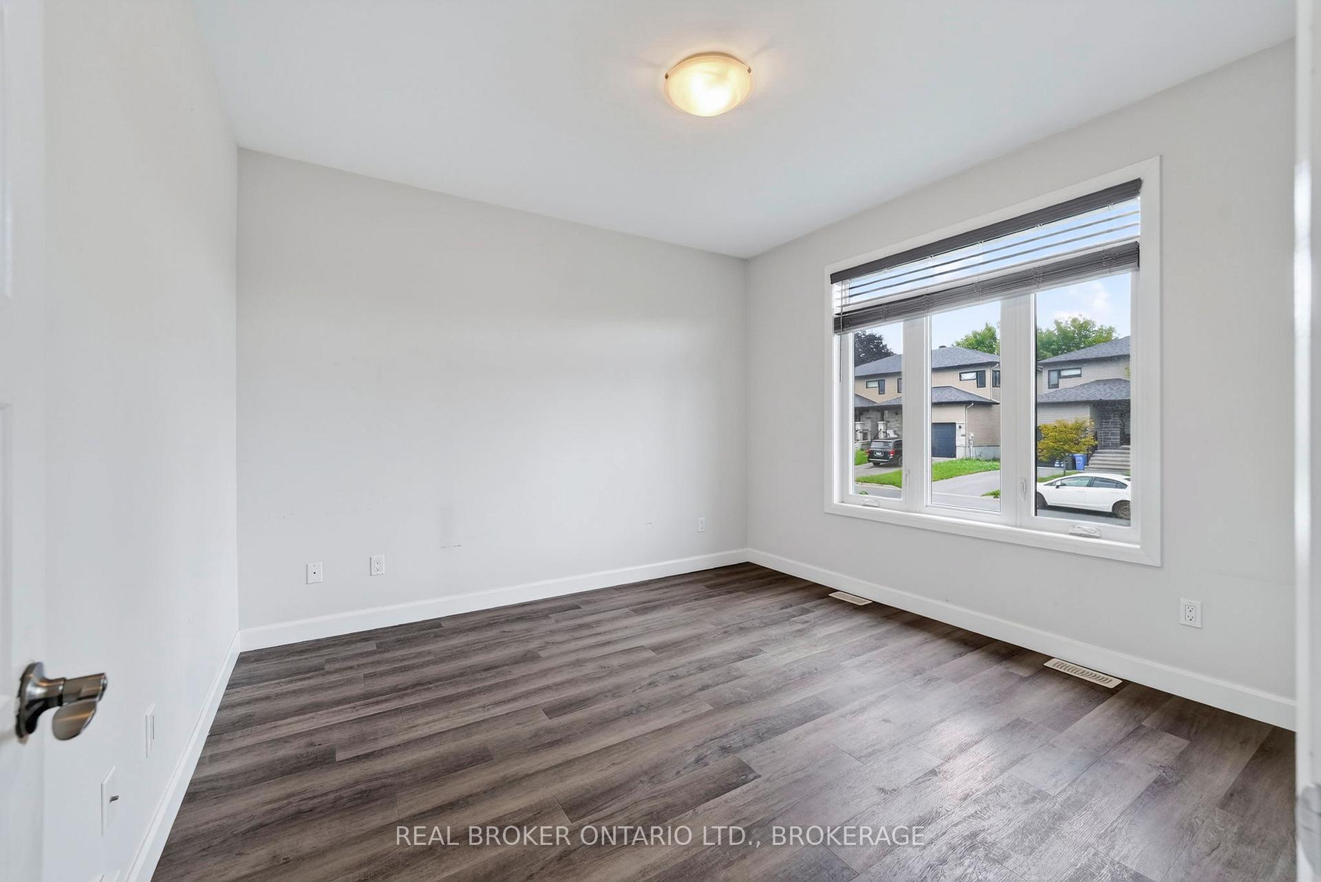 Photo 5 of 250 Lourdes Avenue, Cornwall, Cornwall — HOMEH