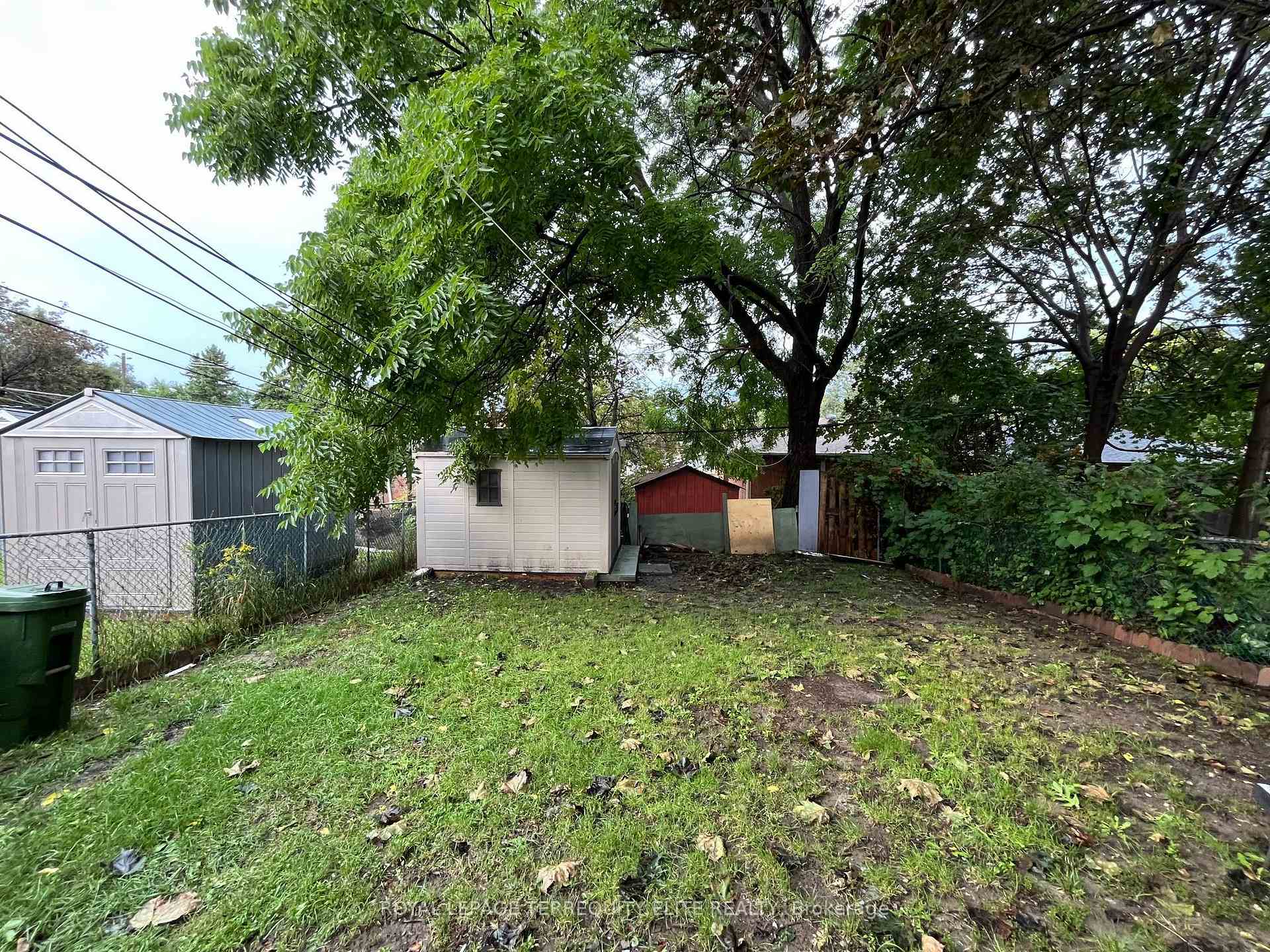 Photo 27 of Unit Main & Upper, 40 Pender Crescent, Scarborough, Tam O'Shanter-Sullivan — HOMEH