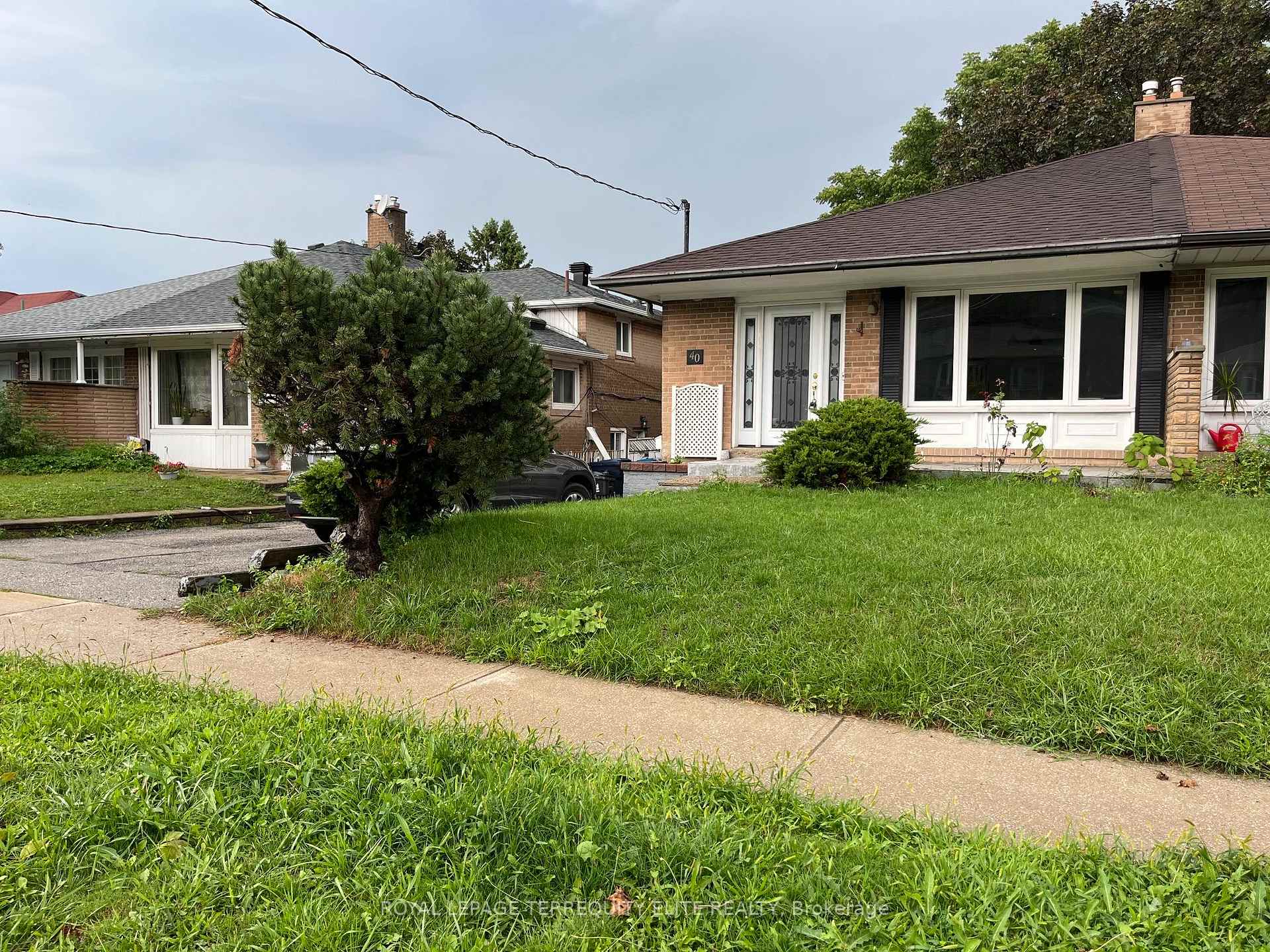 Photo 29 of Unit Main & Upper, 40 Pender Crescent, Scarborough, Tam O'Shanter-Sullivan — HOMEH