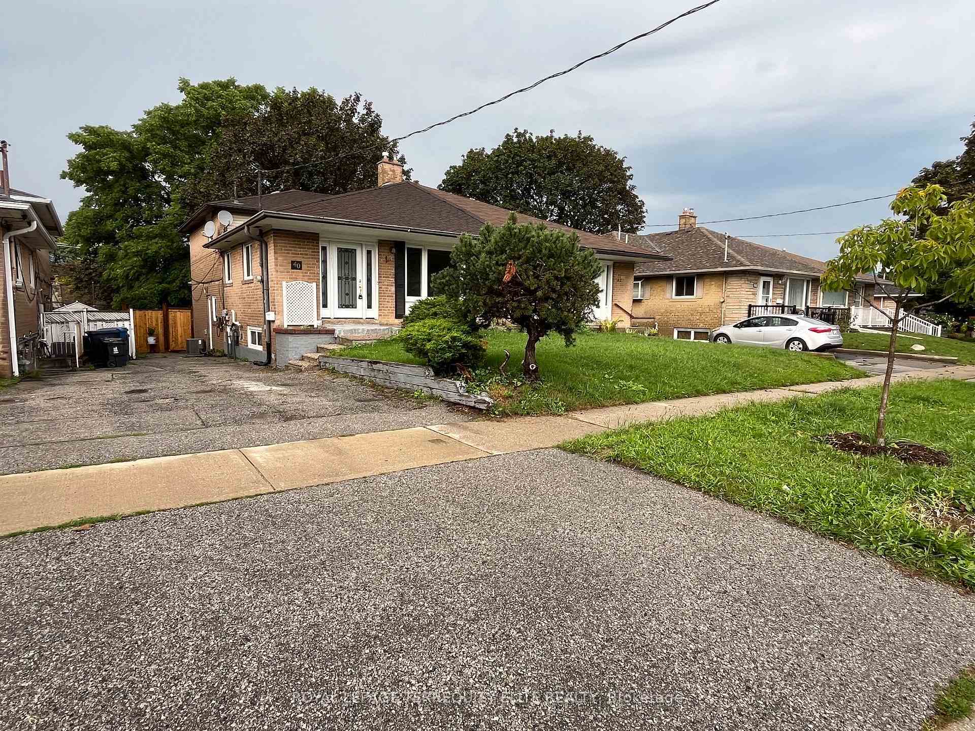 Photo 31 of Unit Main & Upper, 40 Pender Crescent, Scarborough, Tam O'Shanter-Sullivan — HOMEH