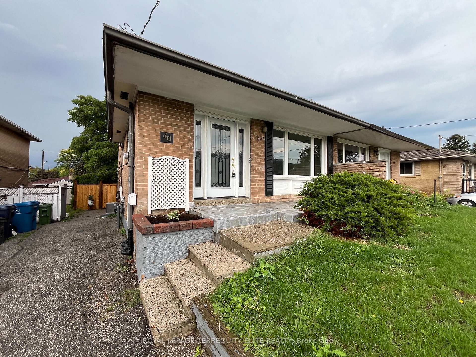 Photo 1 of Unit Main & Upper, 40 Pender Crescent, Scarborough, Tam O'Shanter-Sullivan — HOMEH