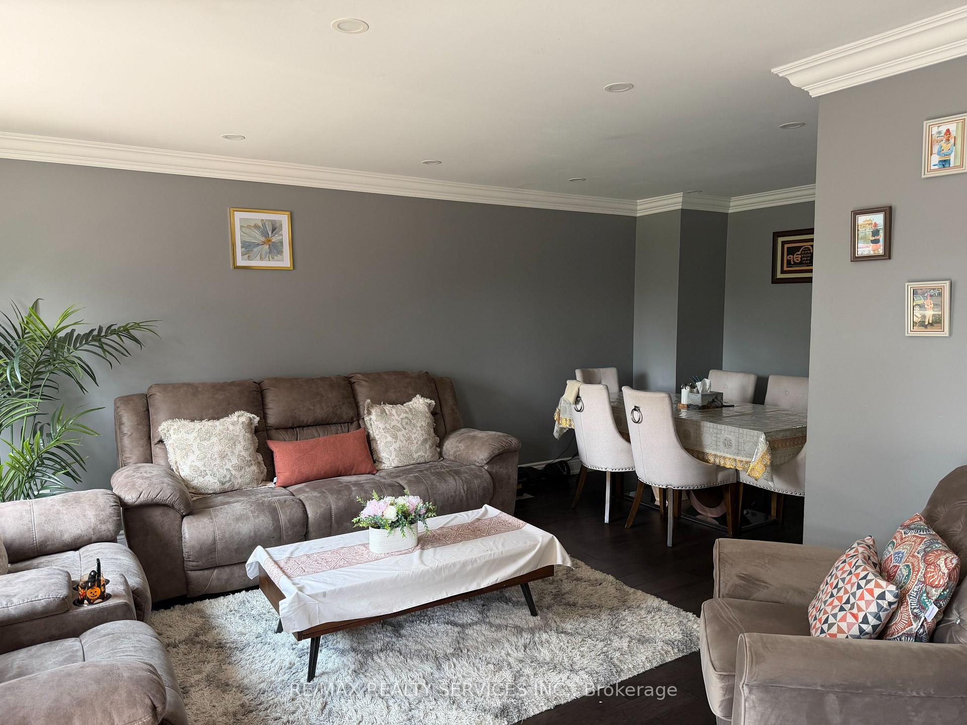 Photo 4 of 62 Trewartha Crescent, Brampton, Heart Lake West — HOMEH