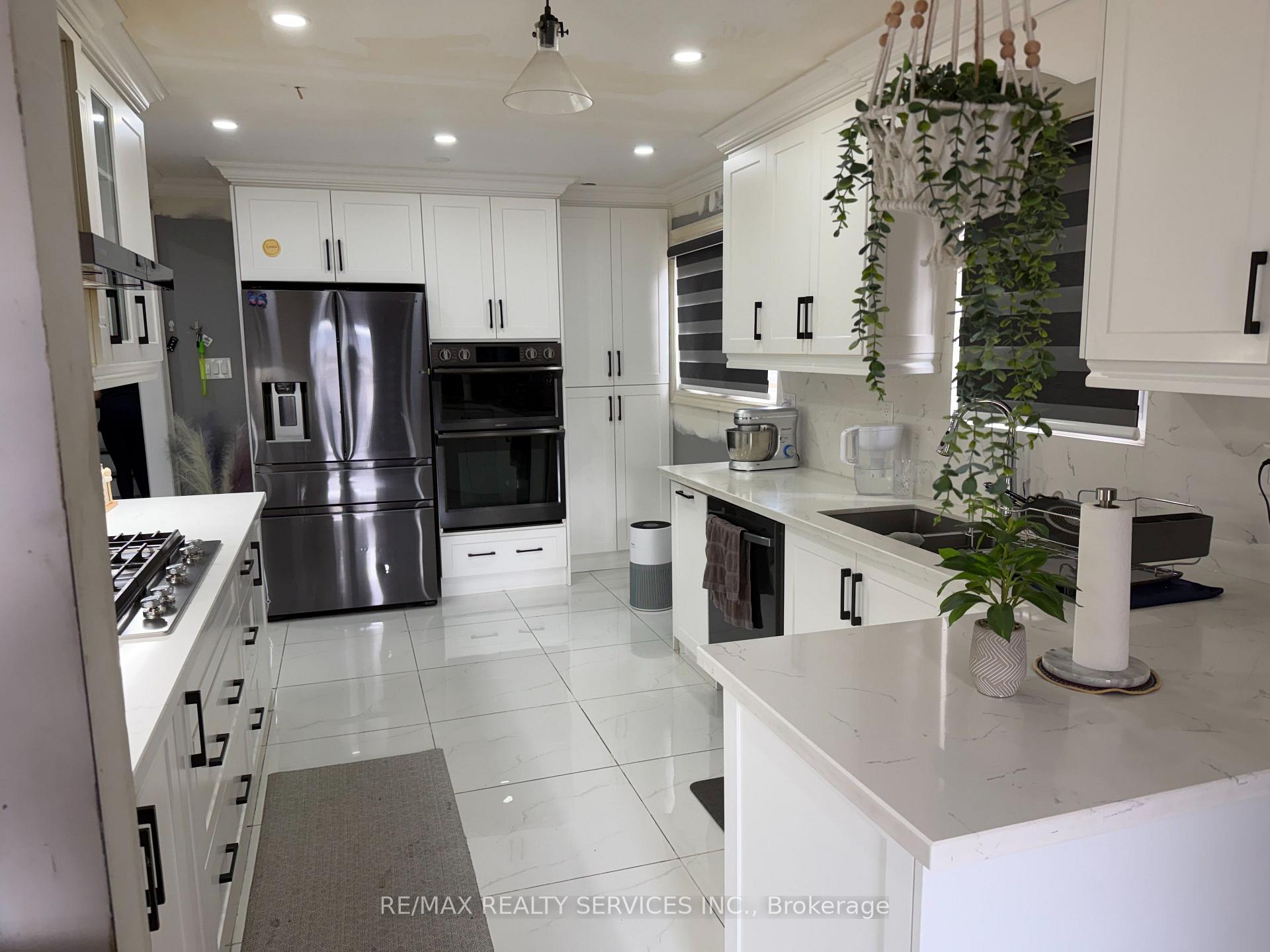 Photo 9 of 62 Trewartha Crescent, Brampton, Heart Lake West — HOMEH