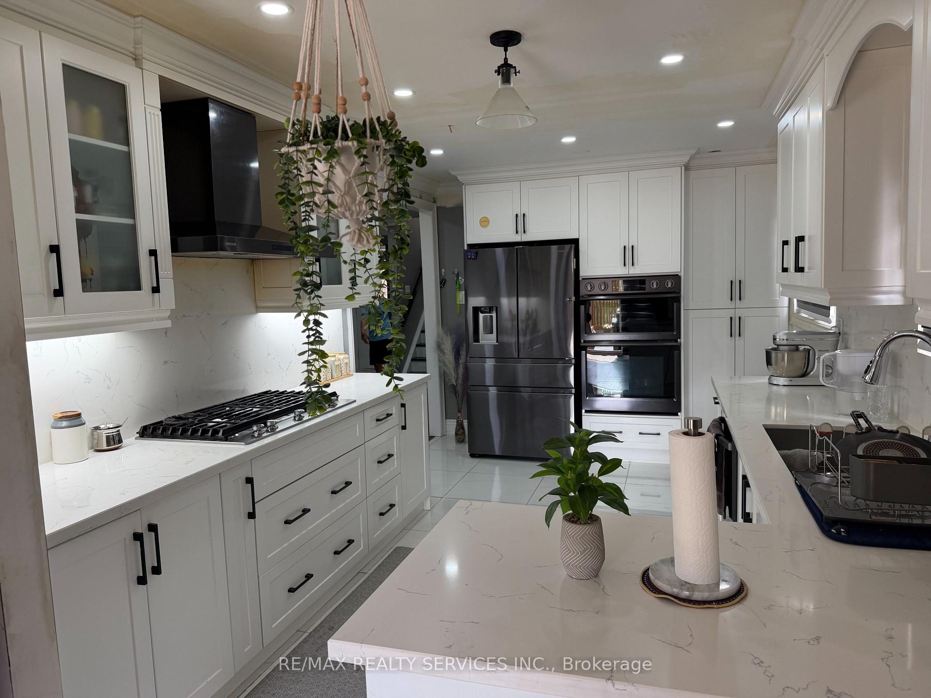 Photo 10 of 62 Trewartha Crescent, Brampton, Heart Lake West — HOMEH