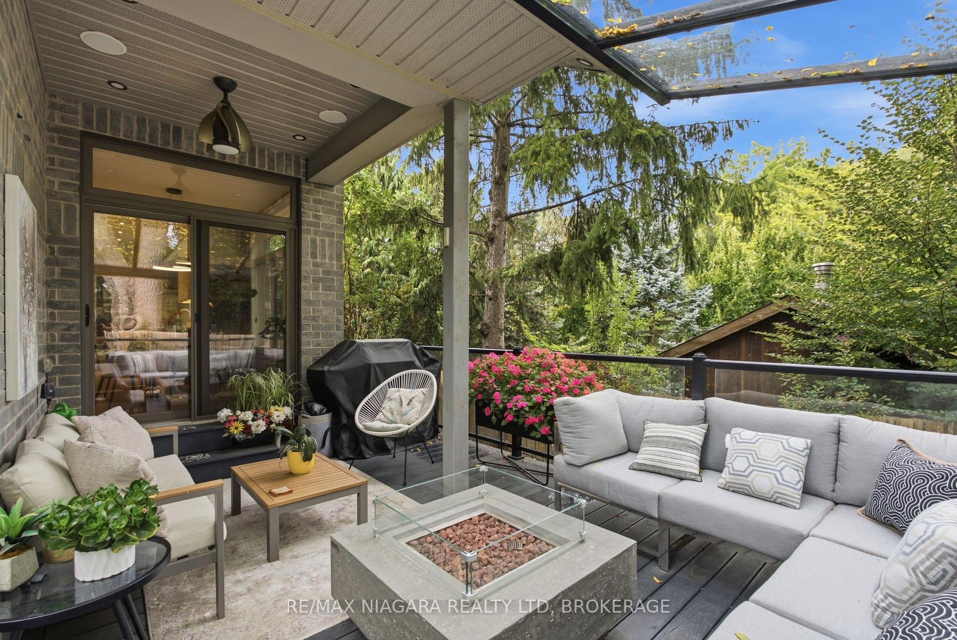 Photo 8 of Unit 8, 6 Tanner Circle, St. Catharines, Lakeshore — HOMEH