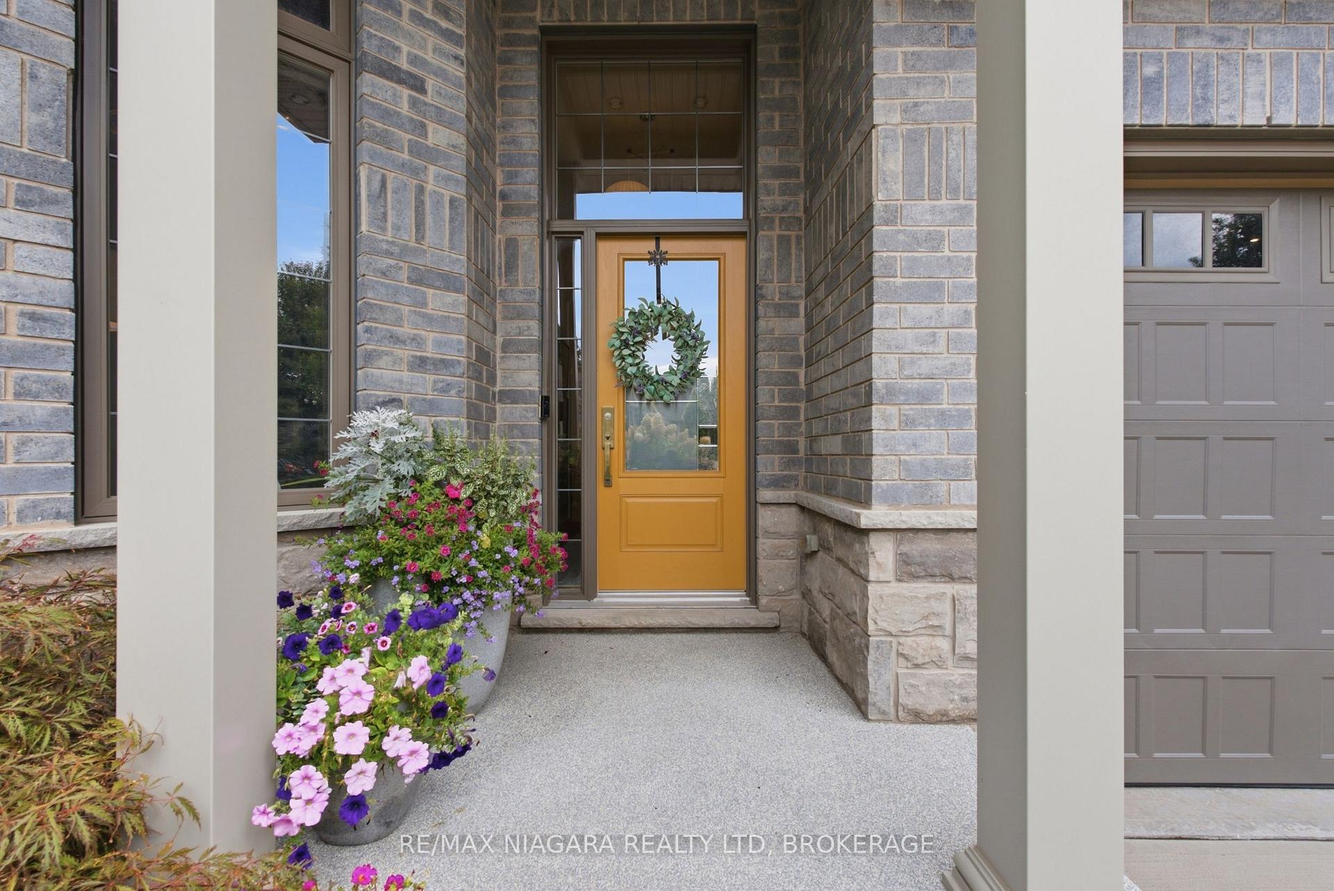 Photo 10 of Unit 8, 6 Tanner Circle, St. Catharines, Lakeshore — HOMEH