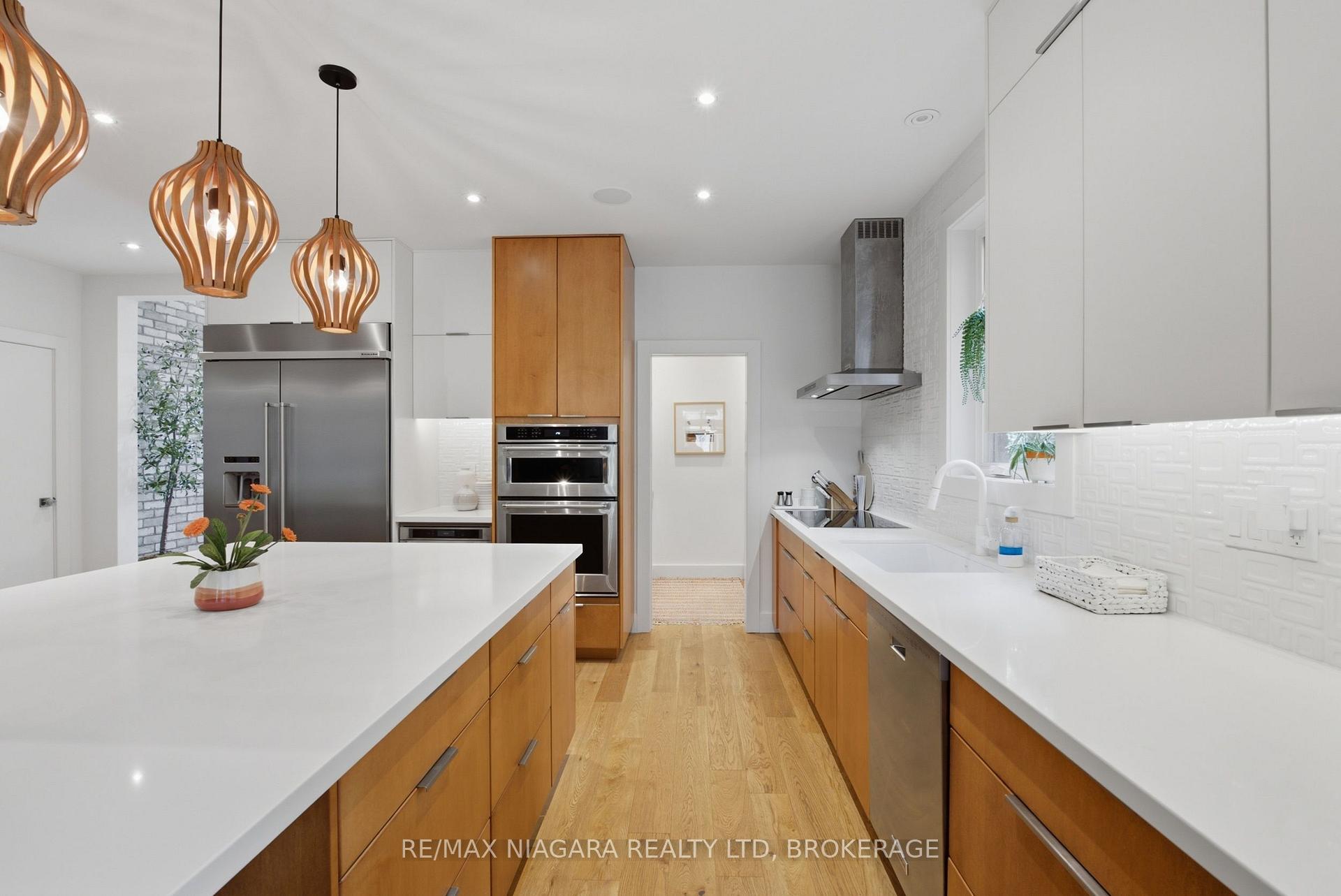 Photo 18 of Unit 8, 6 Tanner Circle, St. Catharines, Lakeshore — HOMEH