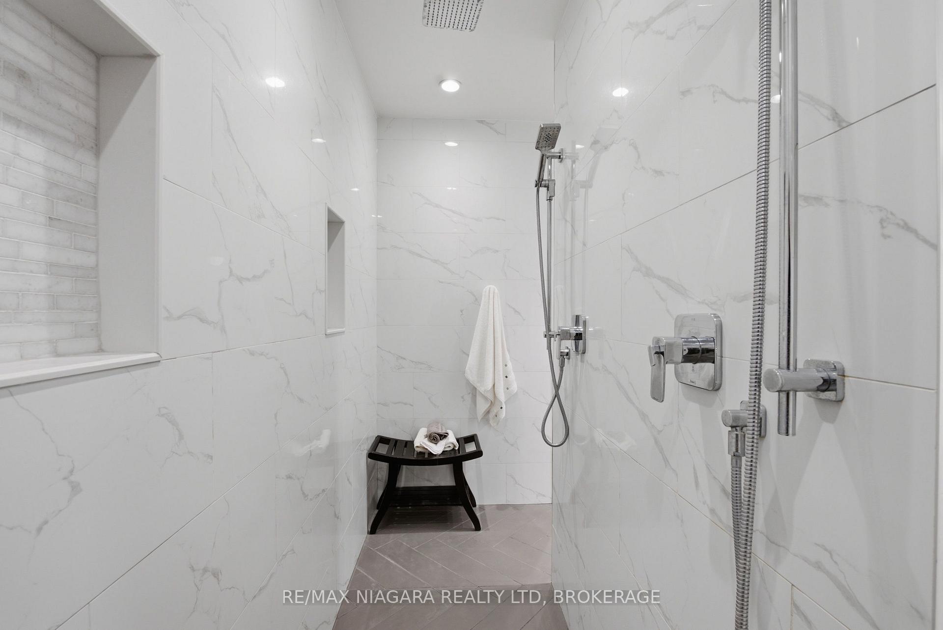 Photo 32 of Unit 8, 6 Tanner Circle, St. Catharines, Lakeshore — HOMEH