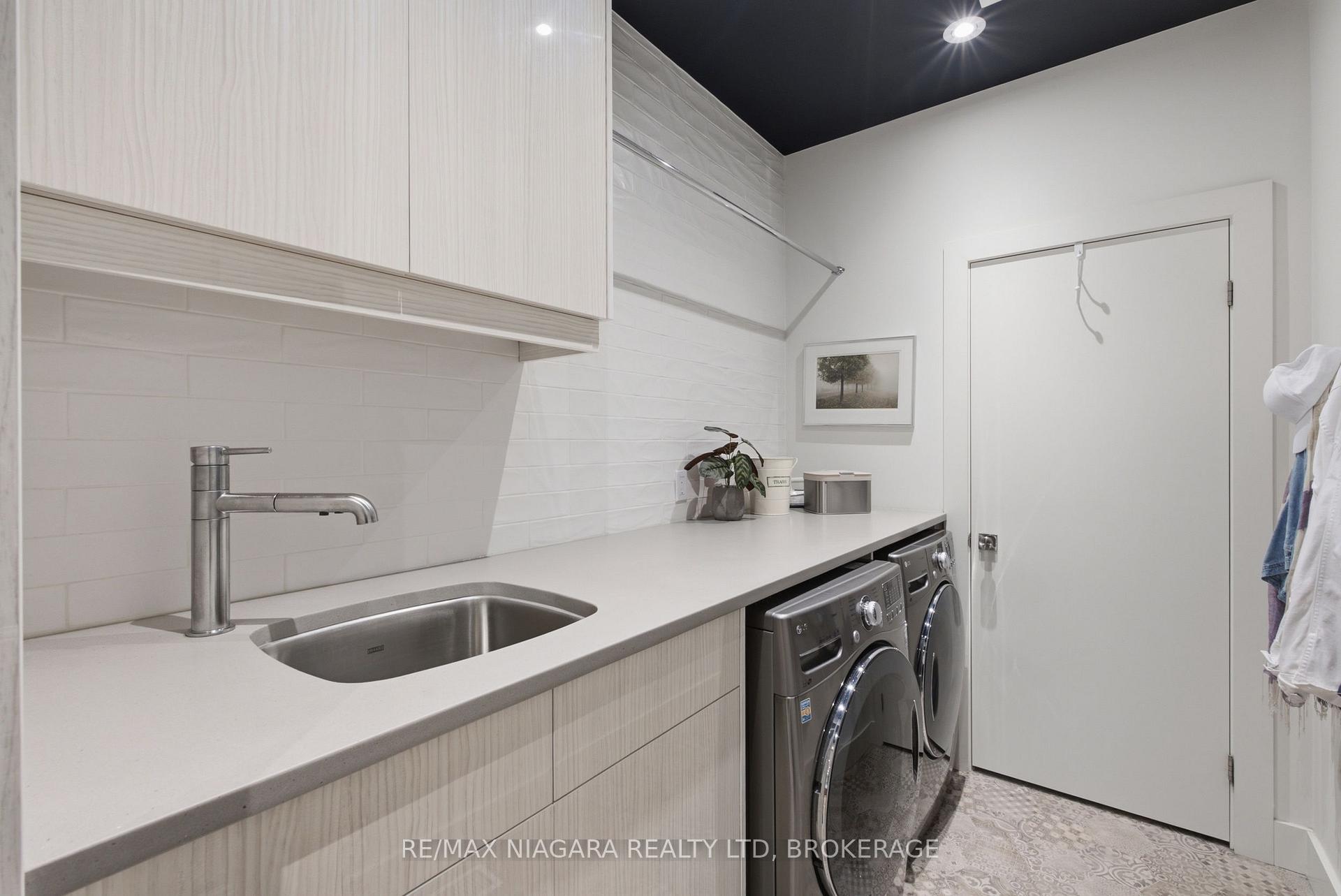 Photo 33 of Unit 8, 6 Tanner Circle, St. Catharines, Lakeshore — HOMEH