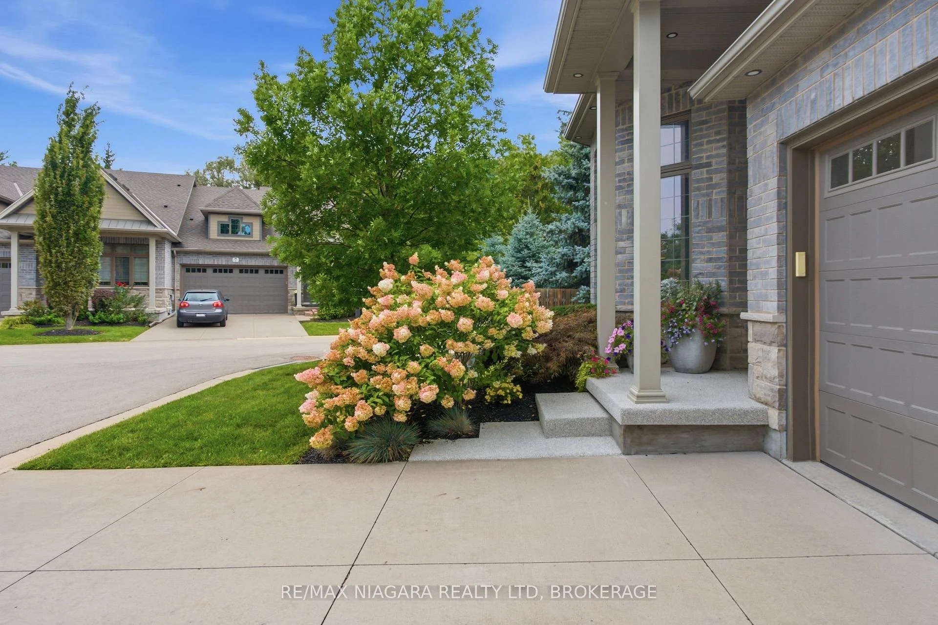 Photo 48 of Unit 8, 6 Tanner Circle, St. Catharines, Lakeshore — HOMEH