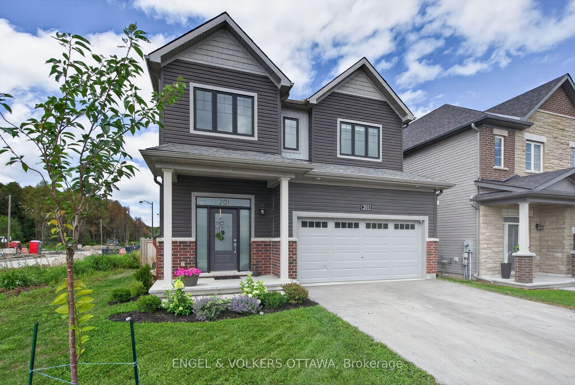 Photo 2 of 201 Elsie MacGill Walk, Ottawa, Kanata - Rural Kanata (Central) — HOMEH