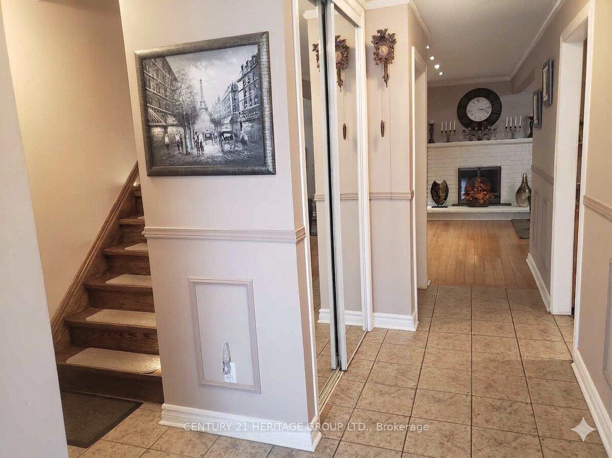 Photo 4 of 131 Black Hawk Way, North York, Westminster-Branson — HOMEH