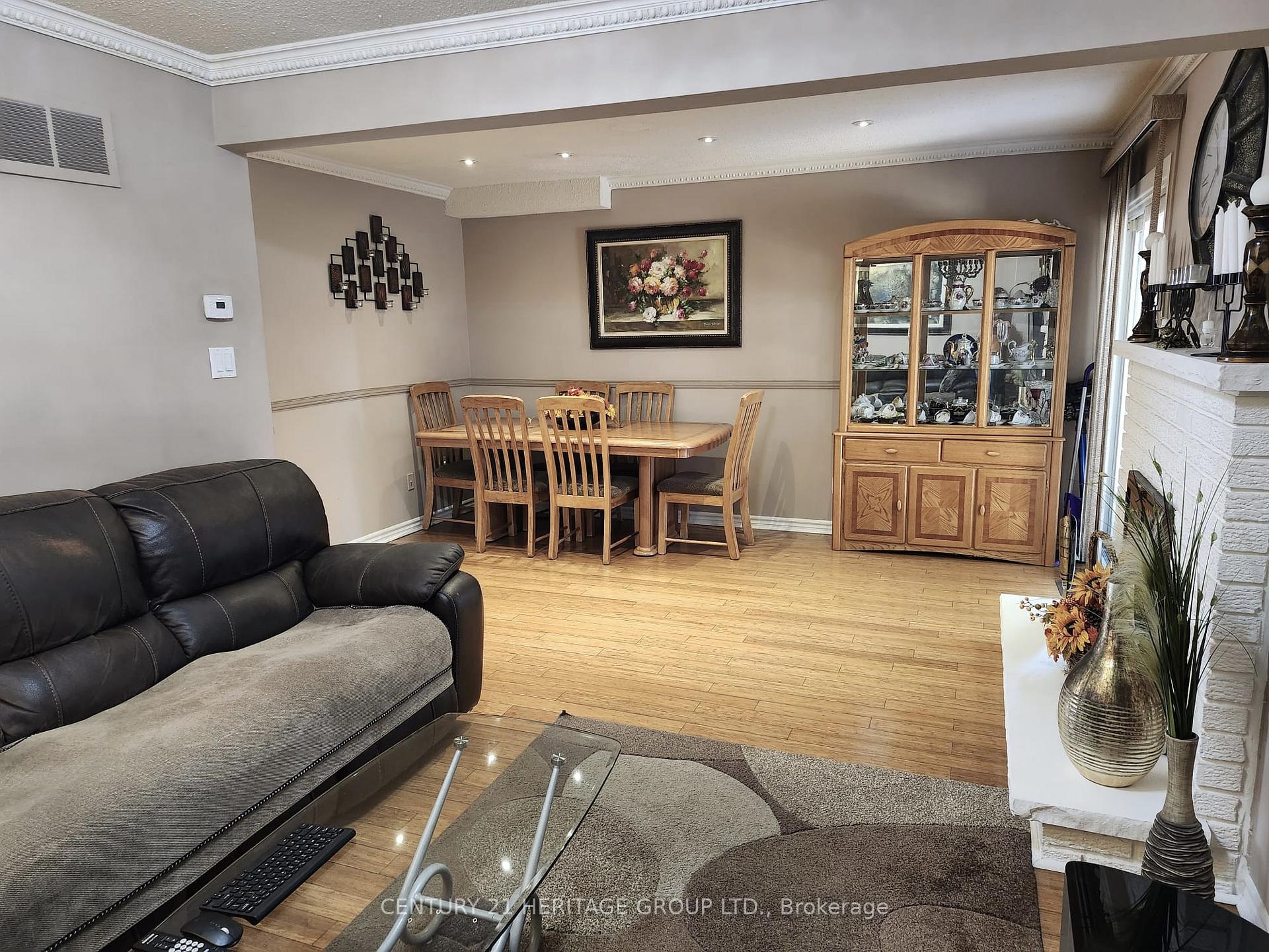 Photo 8 of 131 Black Hawk Way, North York, Westminster-Branson — HOMEH