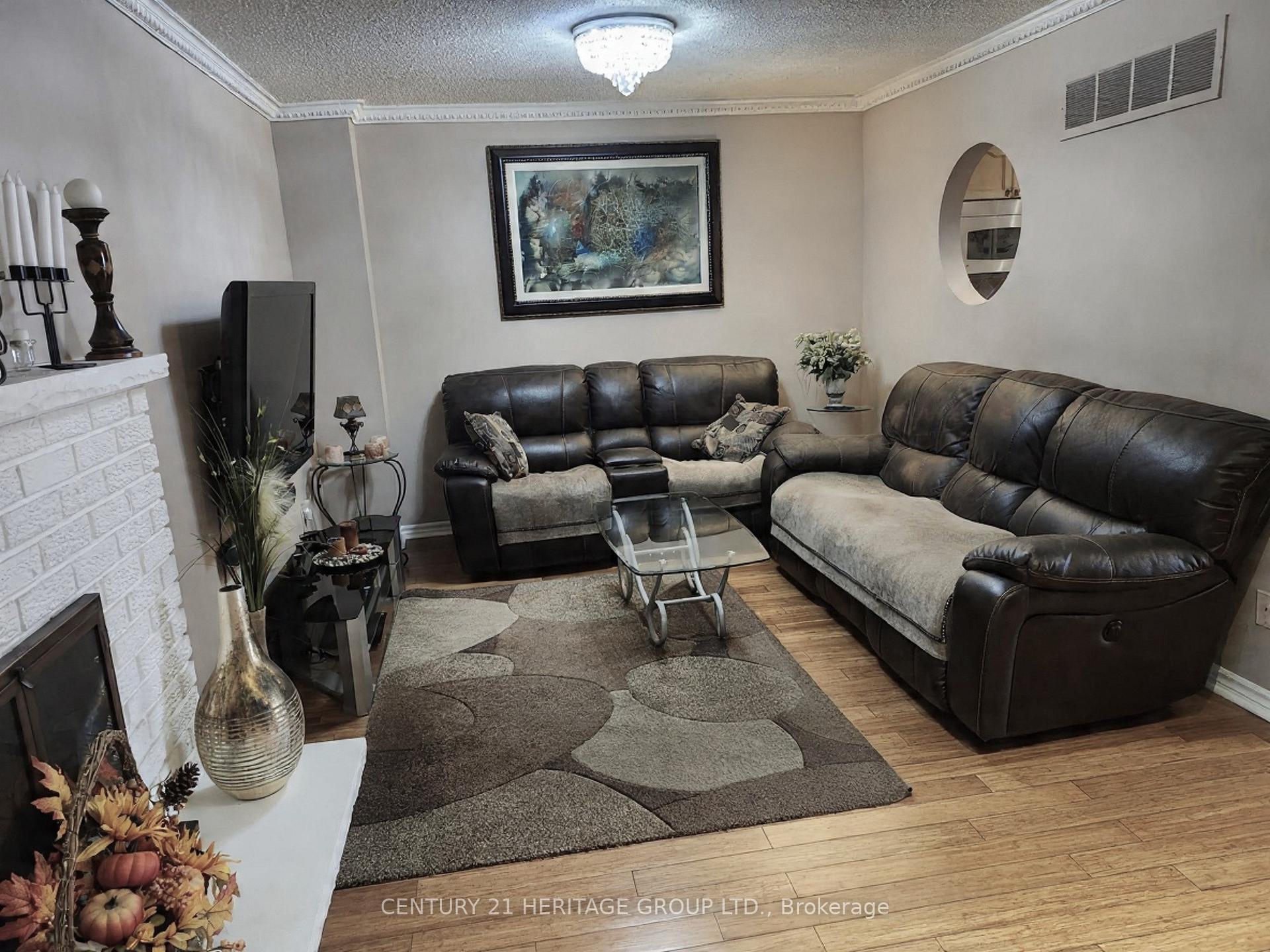 Photo 9 of 131 Black Hawk Way, North York, Westminster-Branson — HOMEH