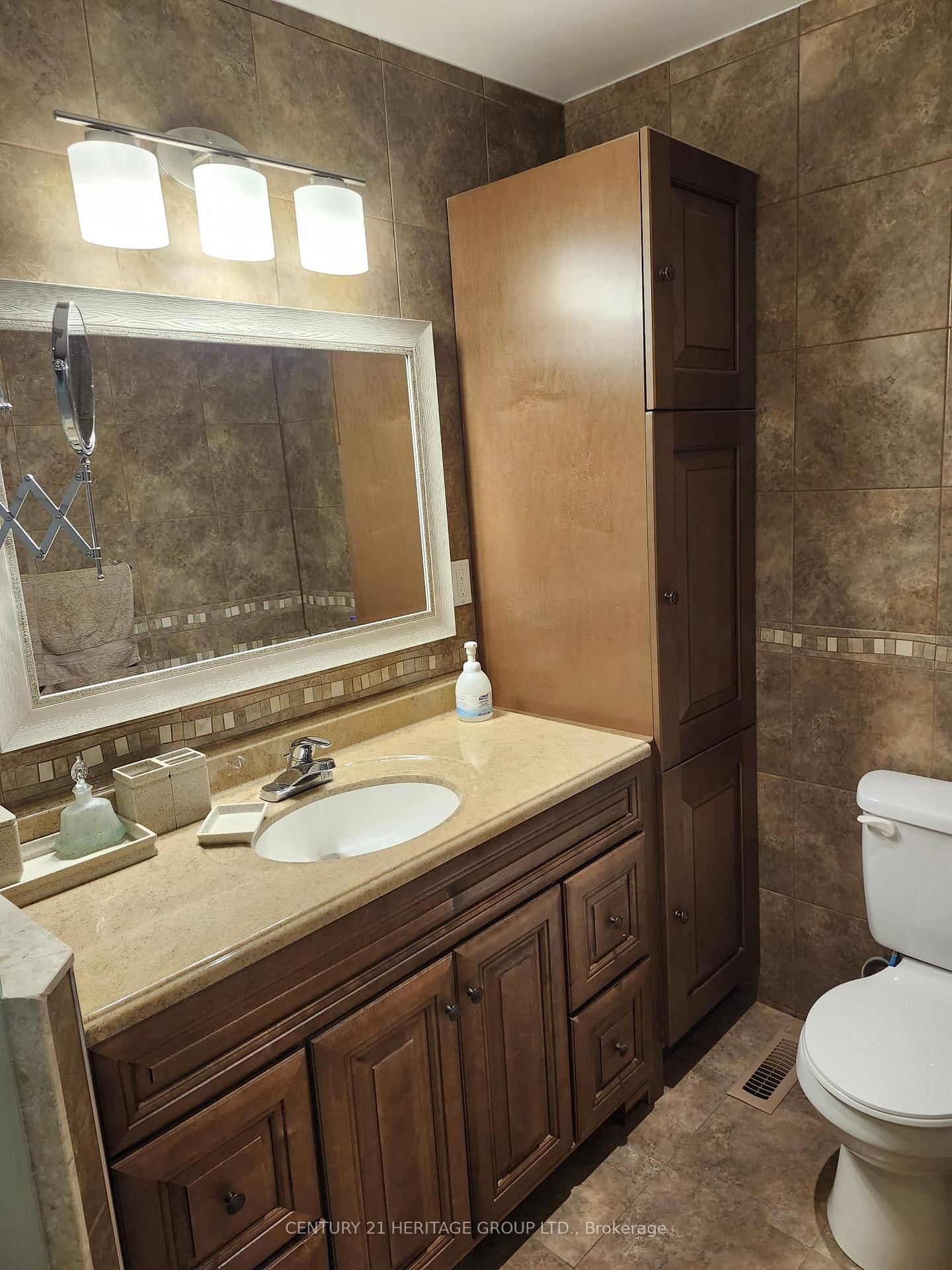 Photo 15 of 131 Black Hawk Way, North York, Westminster-Branson — HOMEH