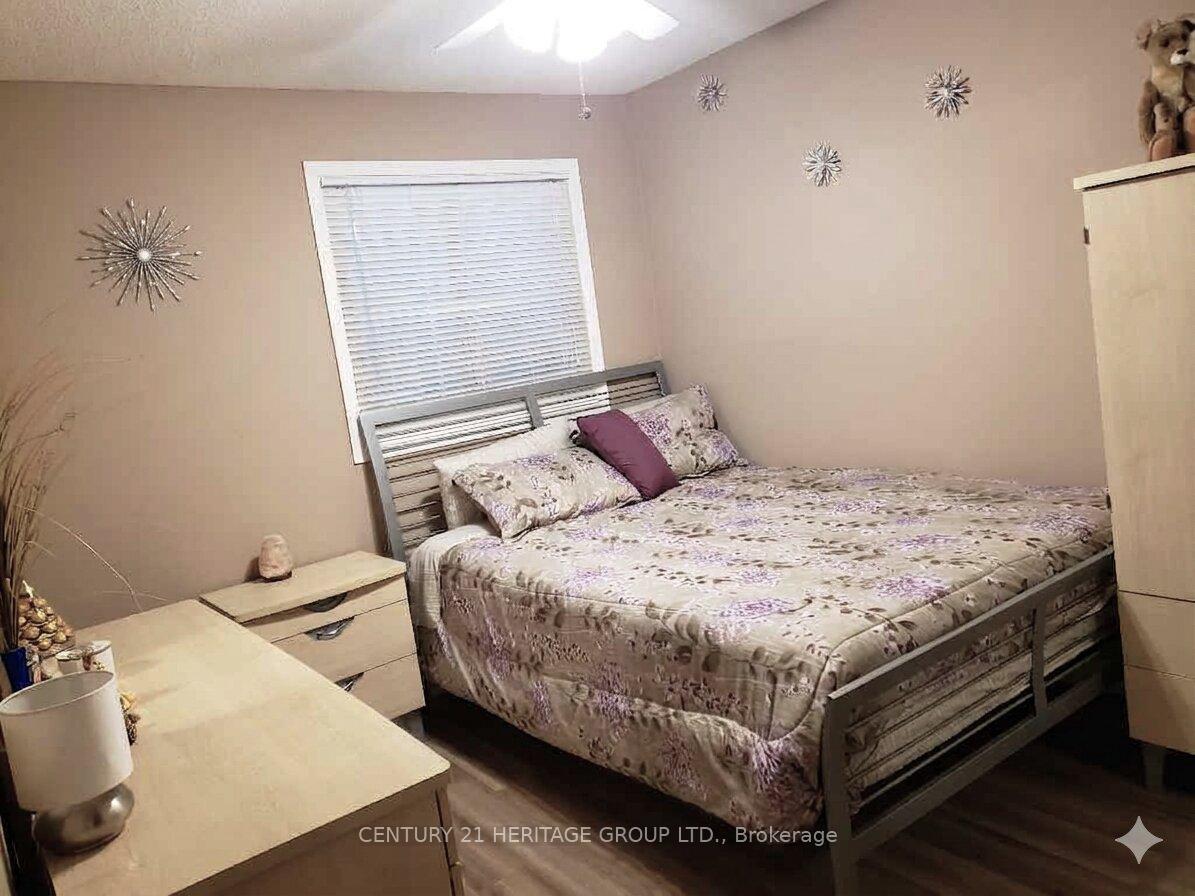 Photo 19 of 131 Black Hawk Way, North York, Westminster-Branson — HOMEH