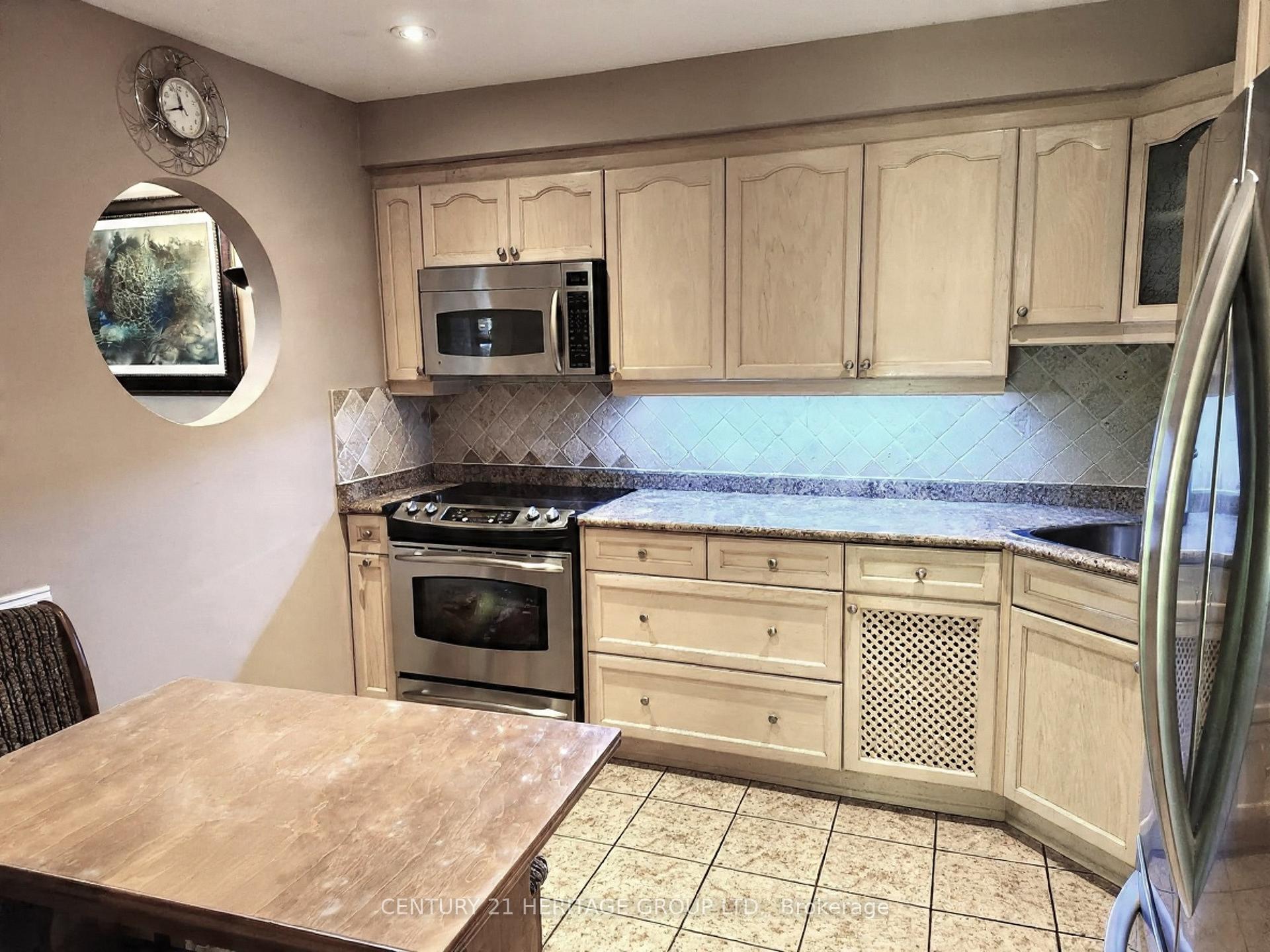 Photo 27 of 131 Black Hawk Way, North York, Westminster-Branson — HOMEH