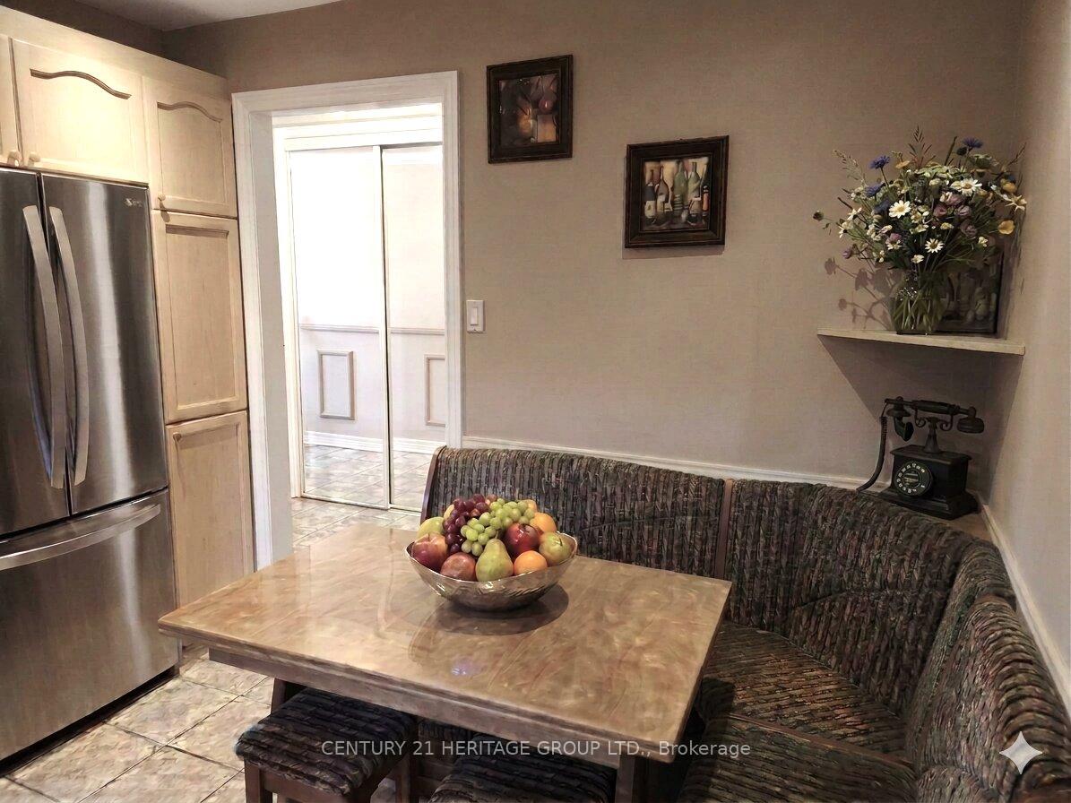Photo 29 of 131 Black Hawk Way, North York, Westminster-Branson — HOMEH