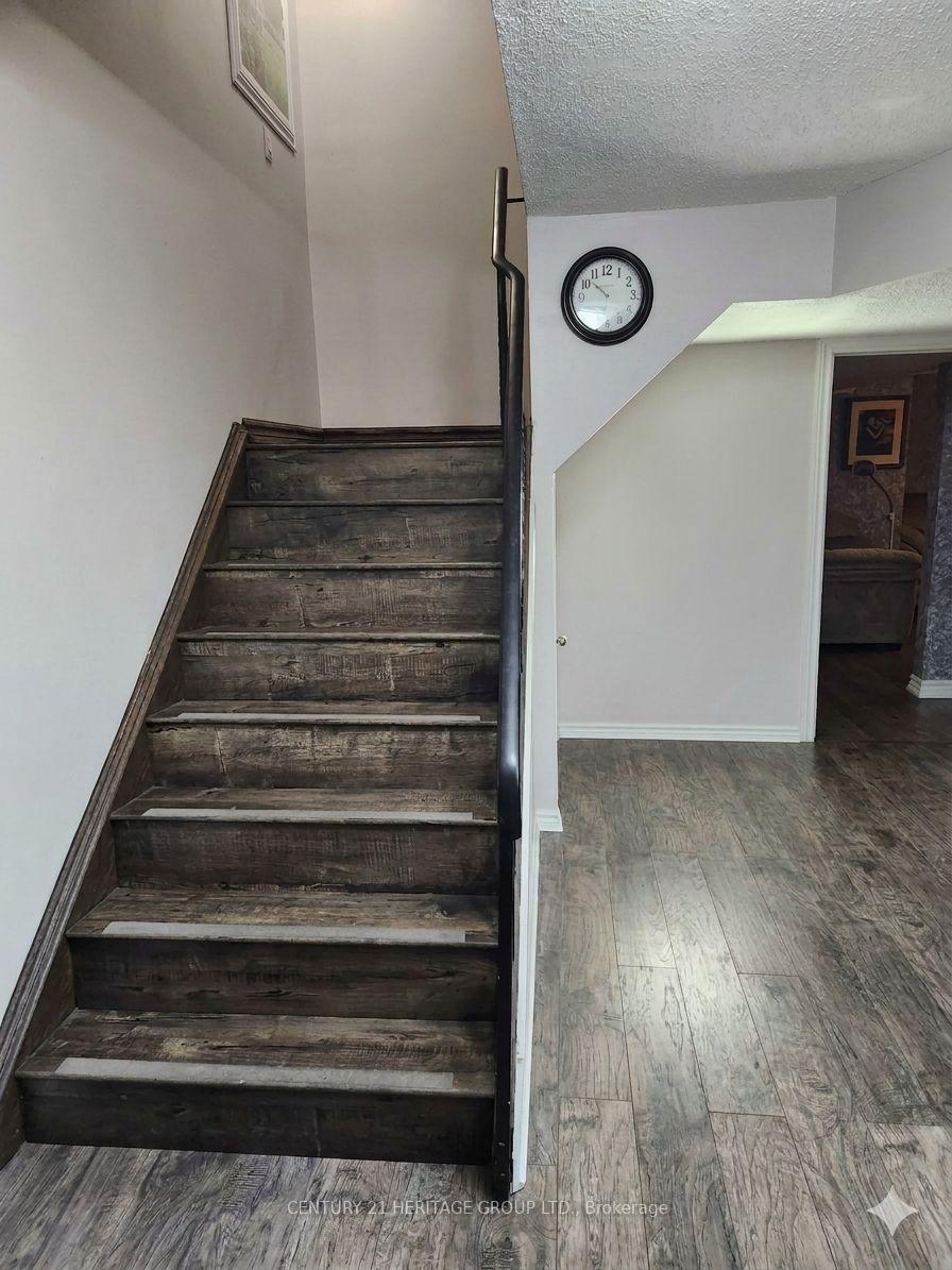 Photo 31 of 131 Black Hawk Way, North York, Westminster-Branson — HOMEH