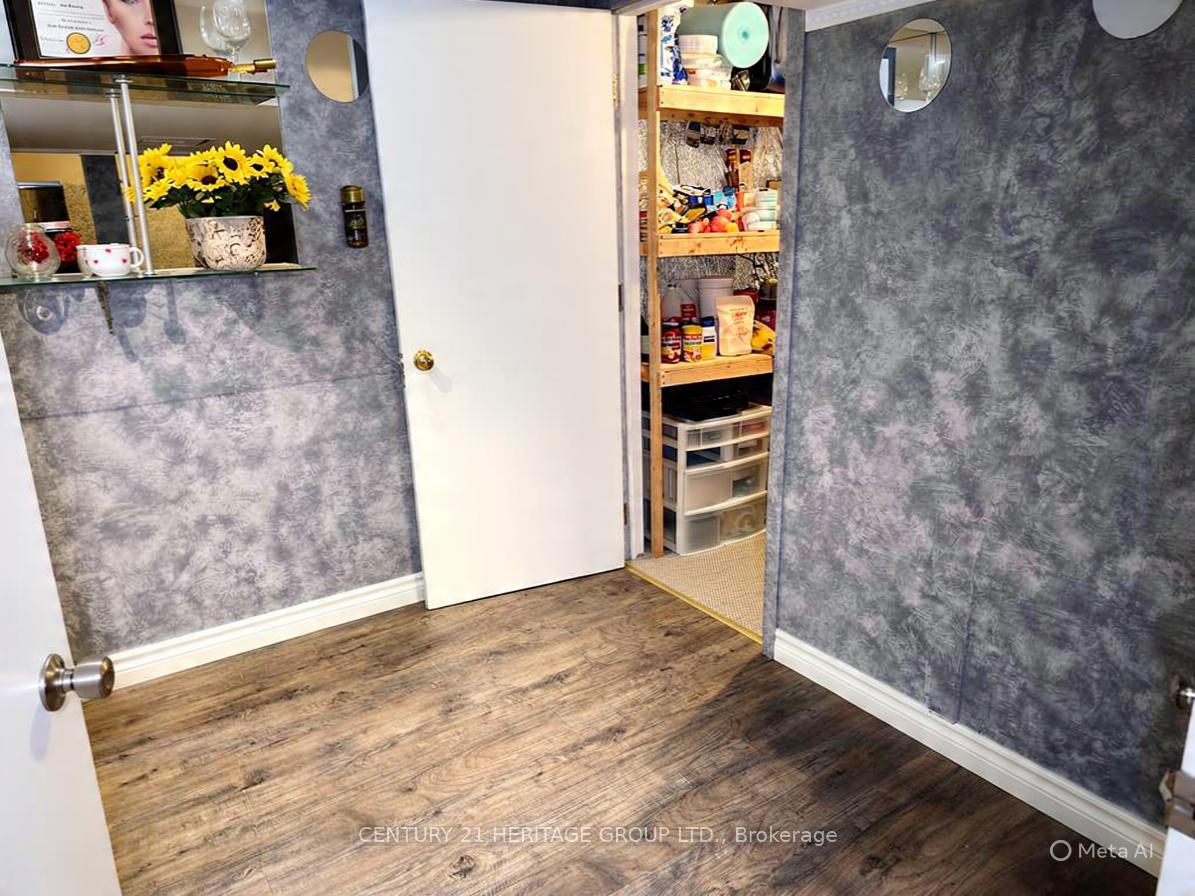 Photo 36 of 131 Black Hawk Way, North York, Westminster-Branson — HOMEH