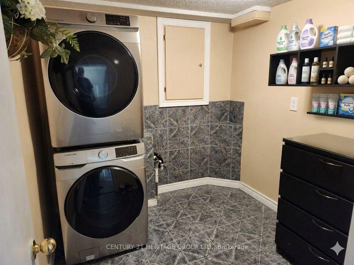 Photo 37 of 131 Black Hawk Way, North York, Westminster-Branson — HOMEH