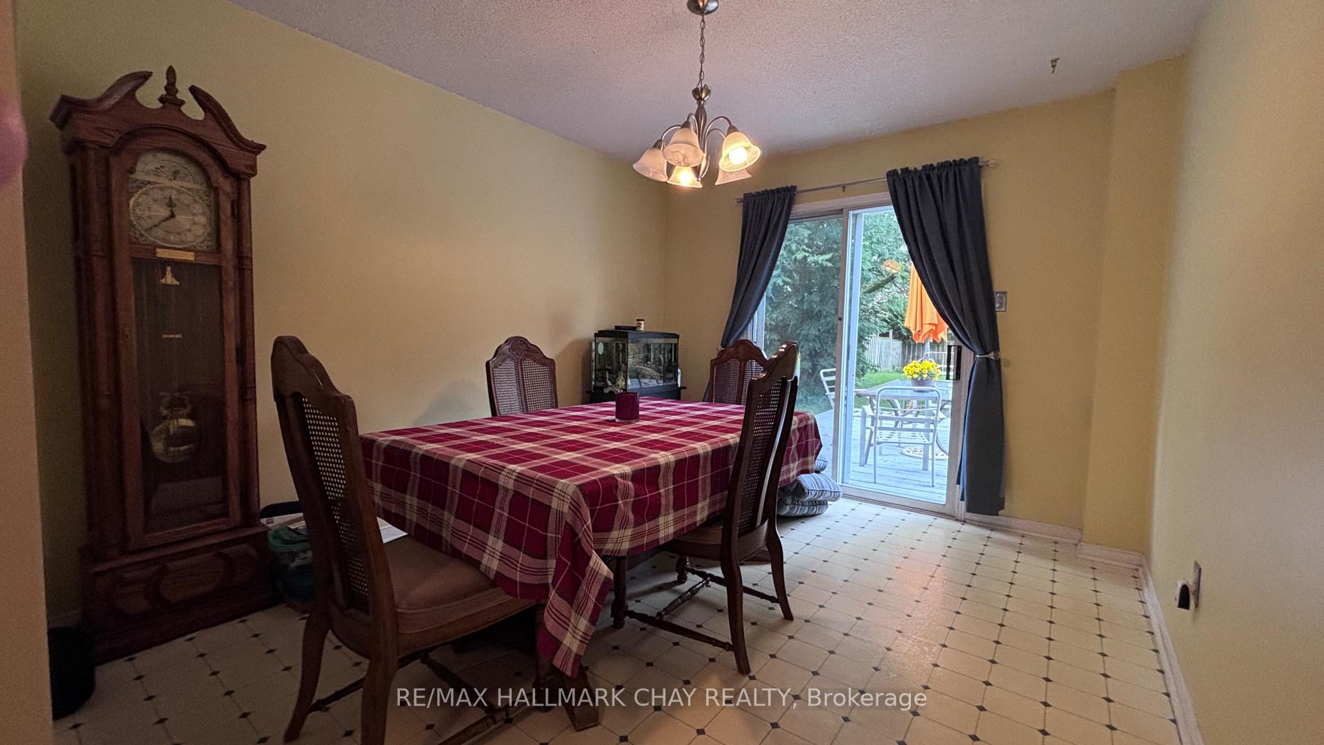 Photo 6 of 98 Elizabeth Street, Barrie, Ardagh — HOMEH