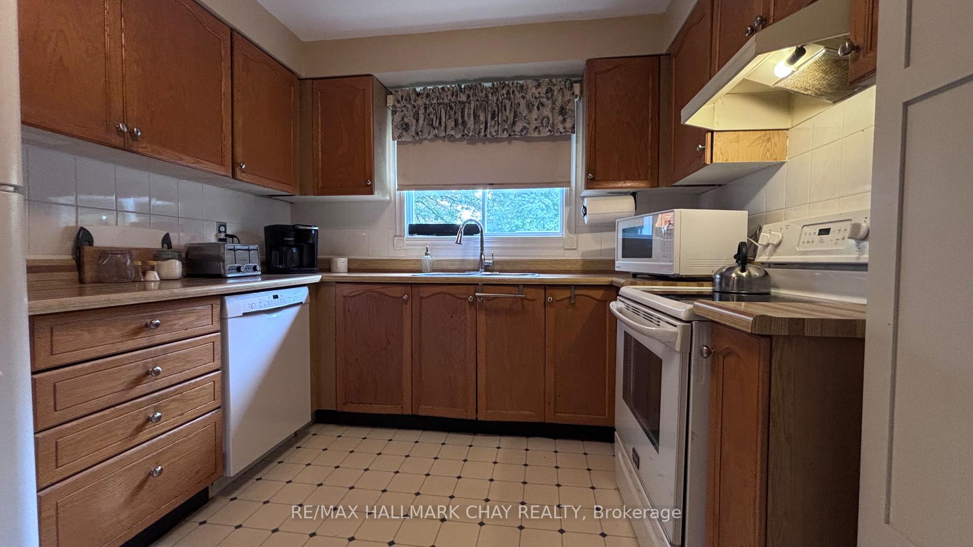 Photo 7 of 98 Elizabeth Street, Barrie, Ardagh — HOMEH