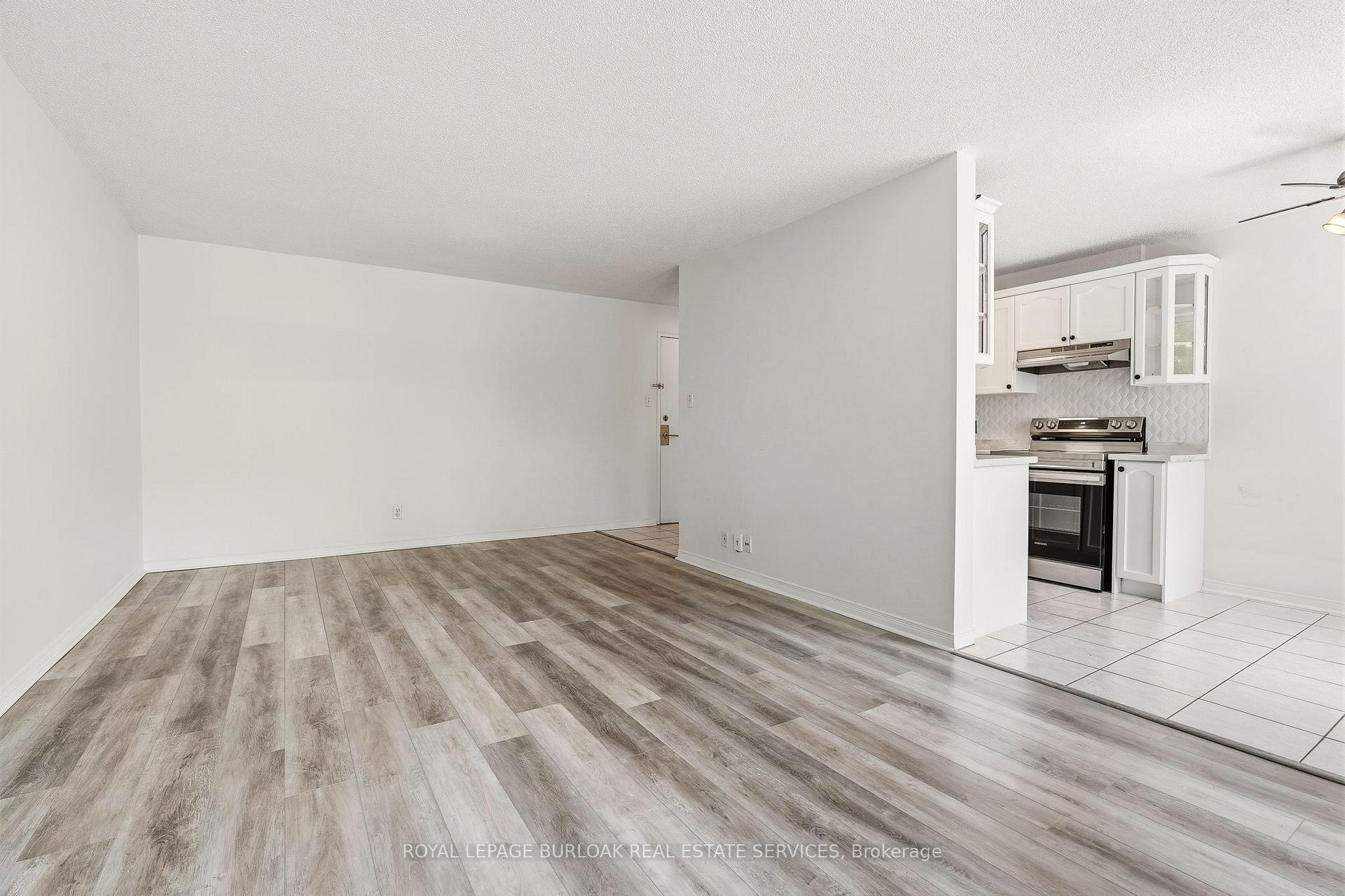 Photo 9 of Unit 201, 2411 New Street, Burlington, Brant — HOMEH
